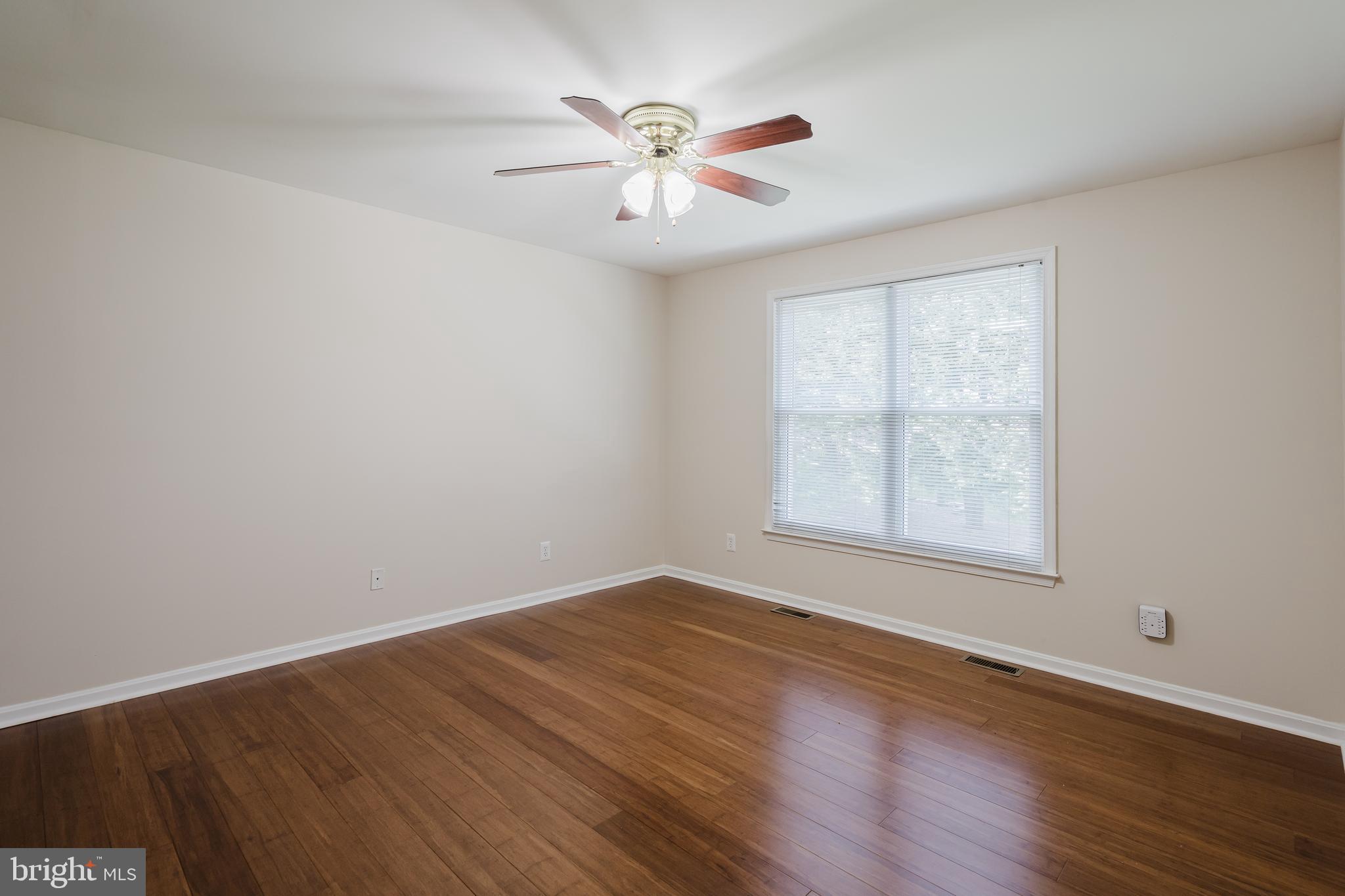 MIDDLE RUN CROSSIN - Residential