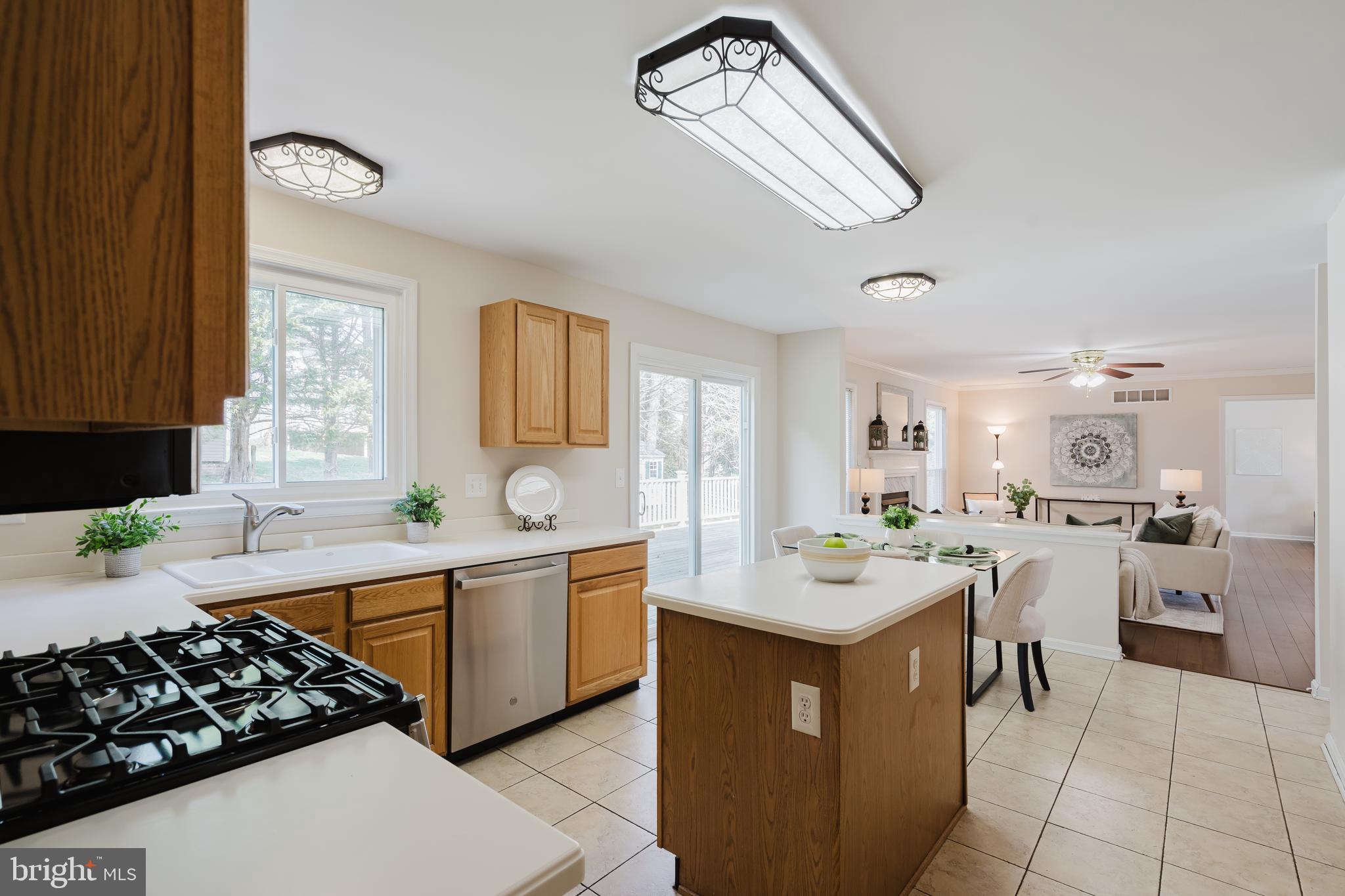 MIDDLE RUN CROSSIN - Residential