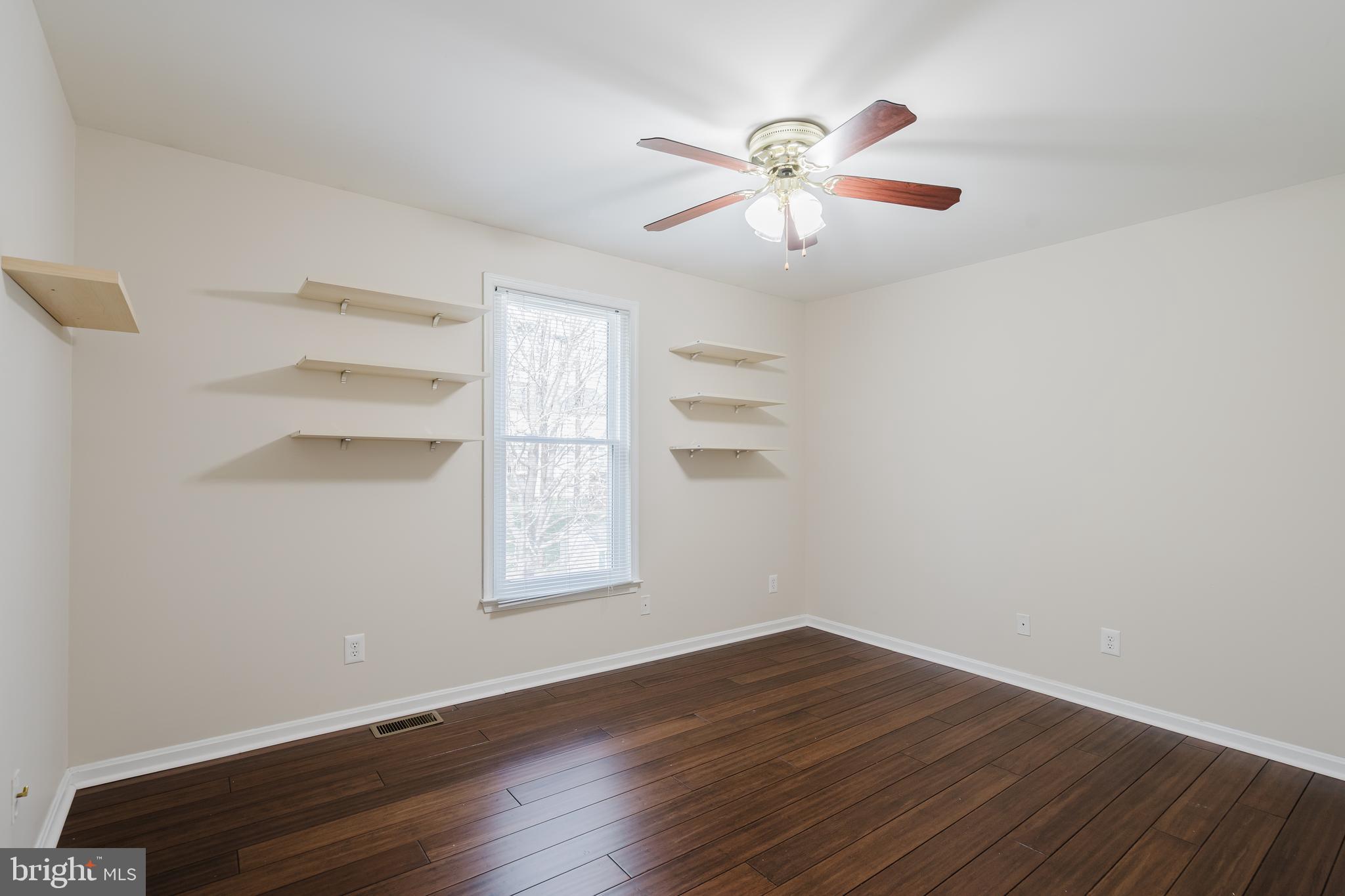 MIDDLE RUN CROSSIN - Residential