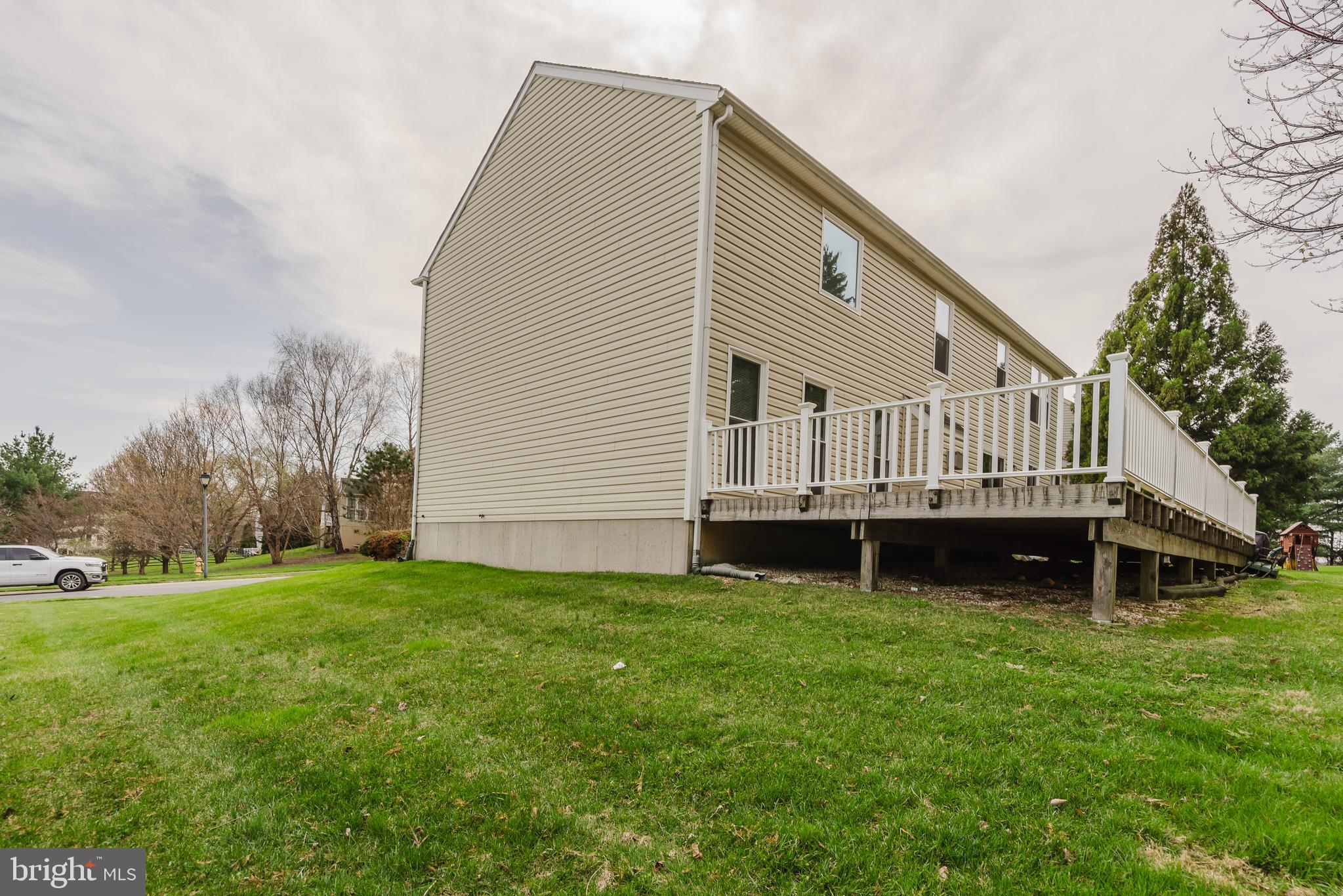 MIDDLE RUN CROSSIN - Residential