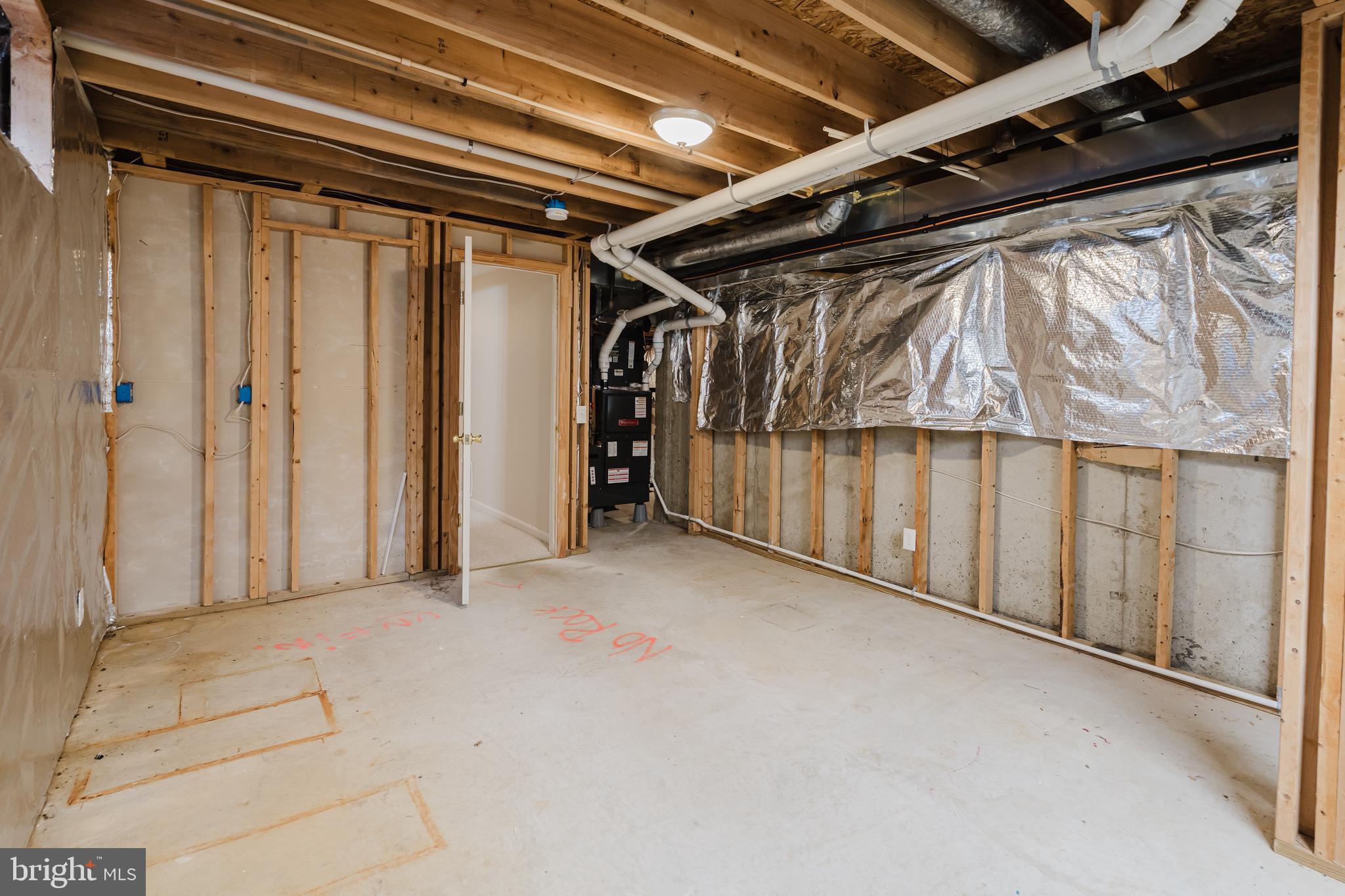 MIDDLE RUN CROSSIN - Residential