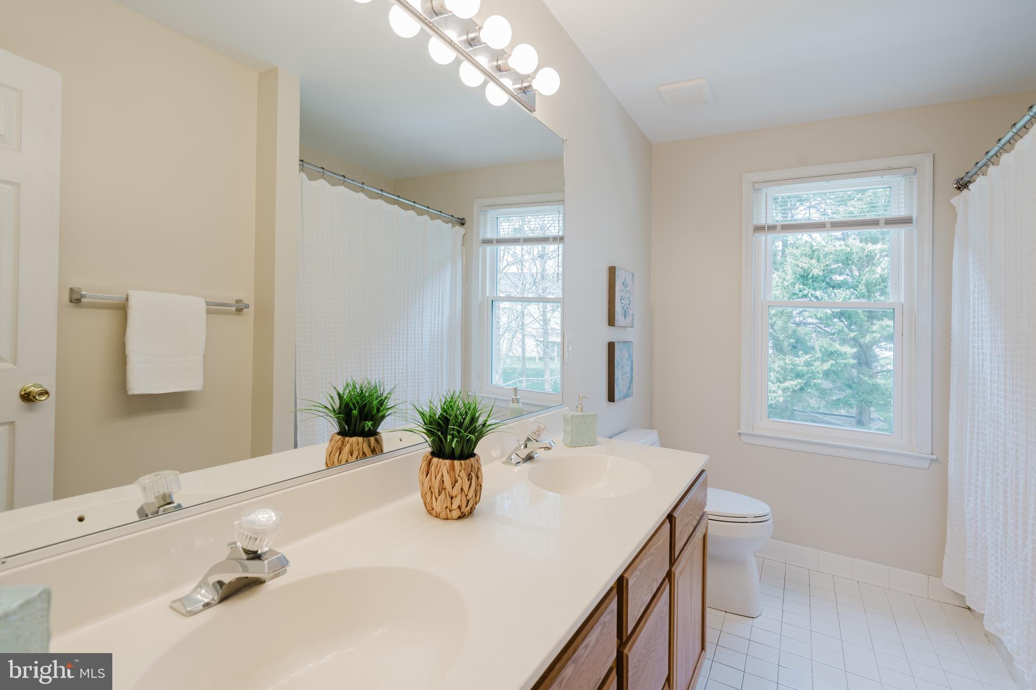 MIDDLE RUN CROSSIN - Residential