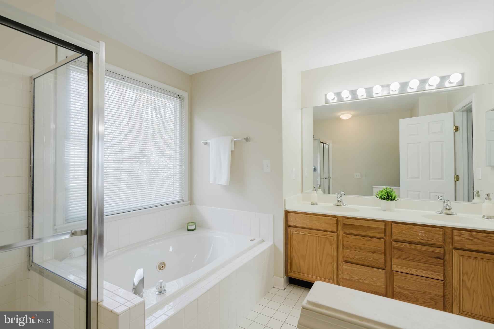 MIDDLE RUN CROSSIN - Residential