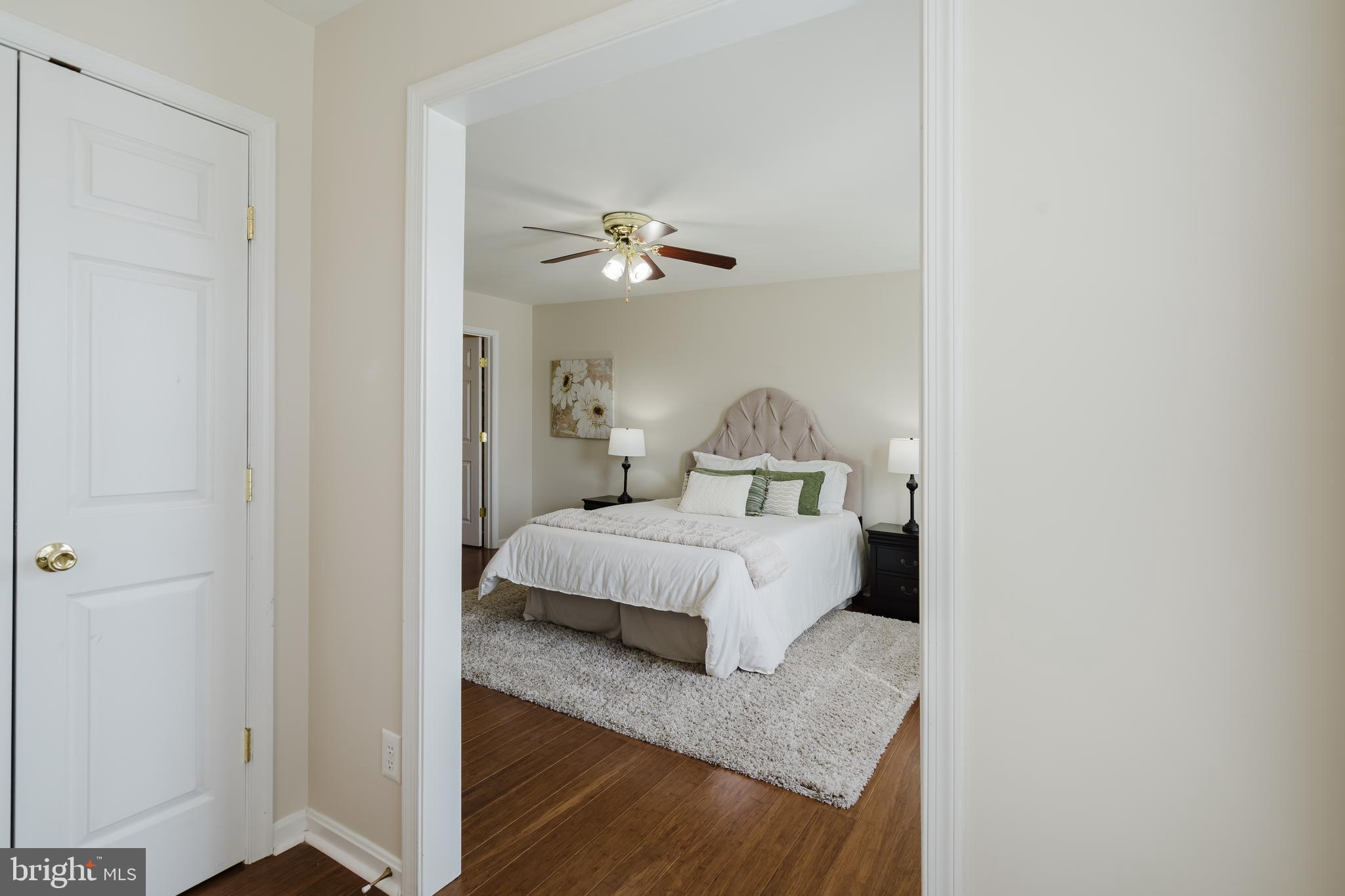 MIDDLE RUN CROSSIN - Residential