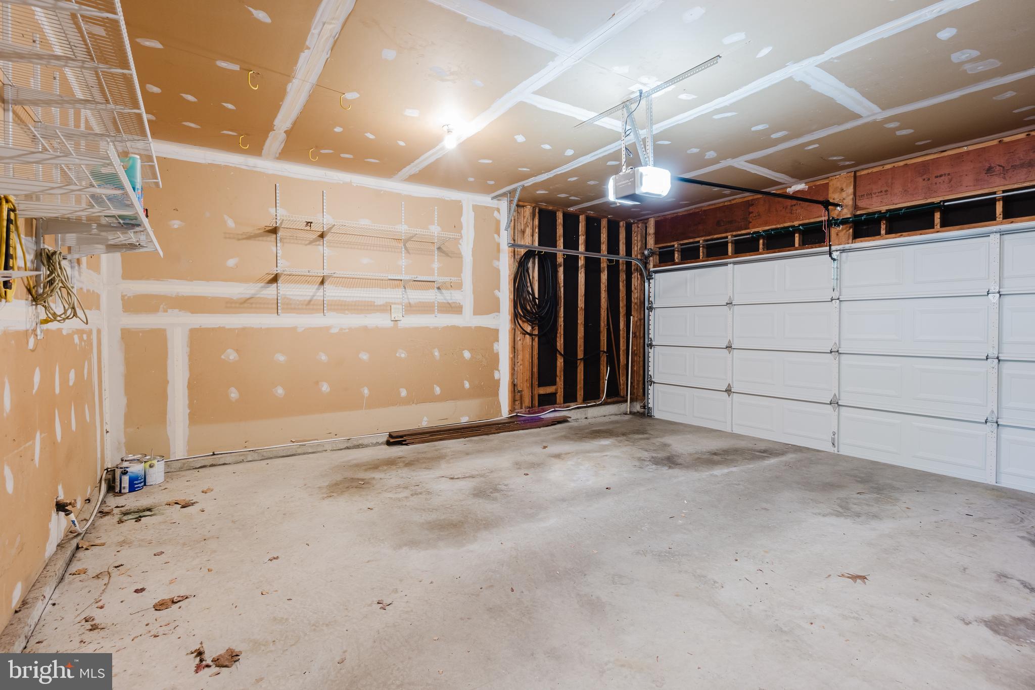 MIDDLE RUN CROSSIN - Residential