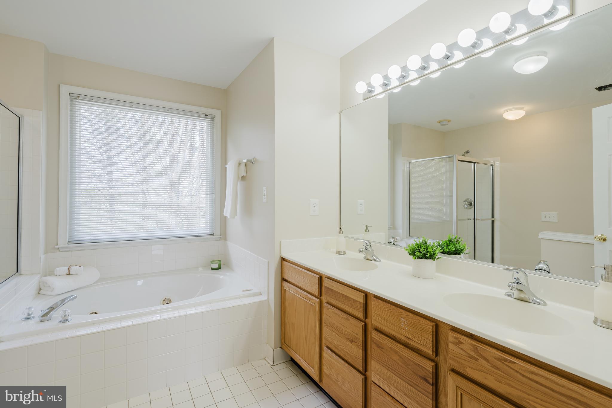 MIDDLE RUN CROSSIN - Residential