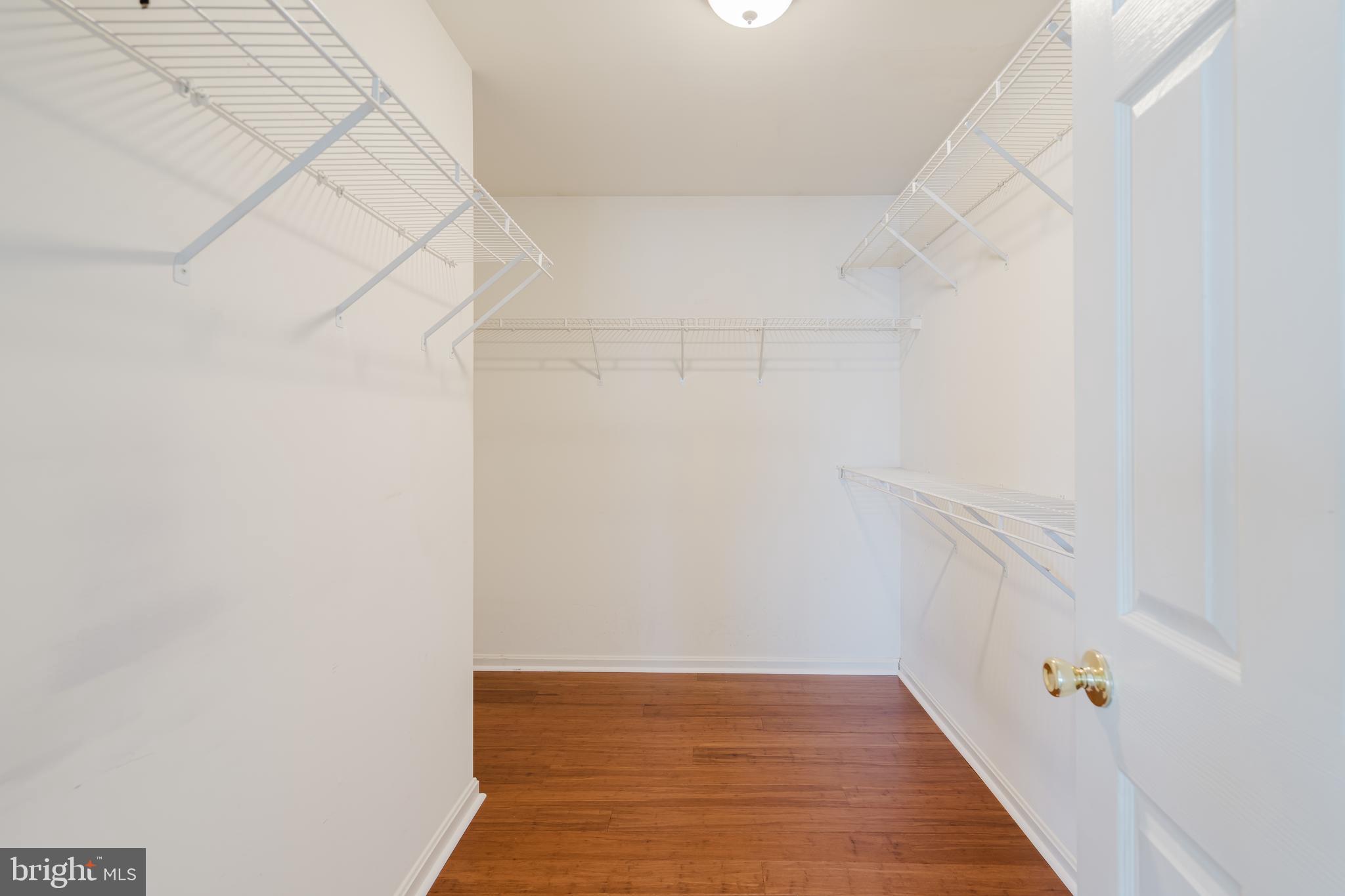 MIDDLE RUN CROSSIN - Residential