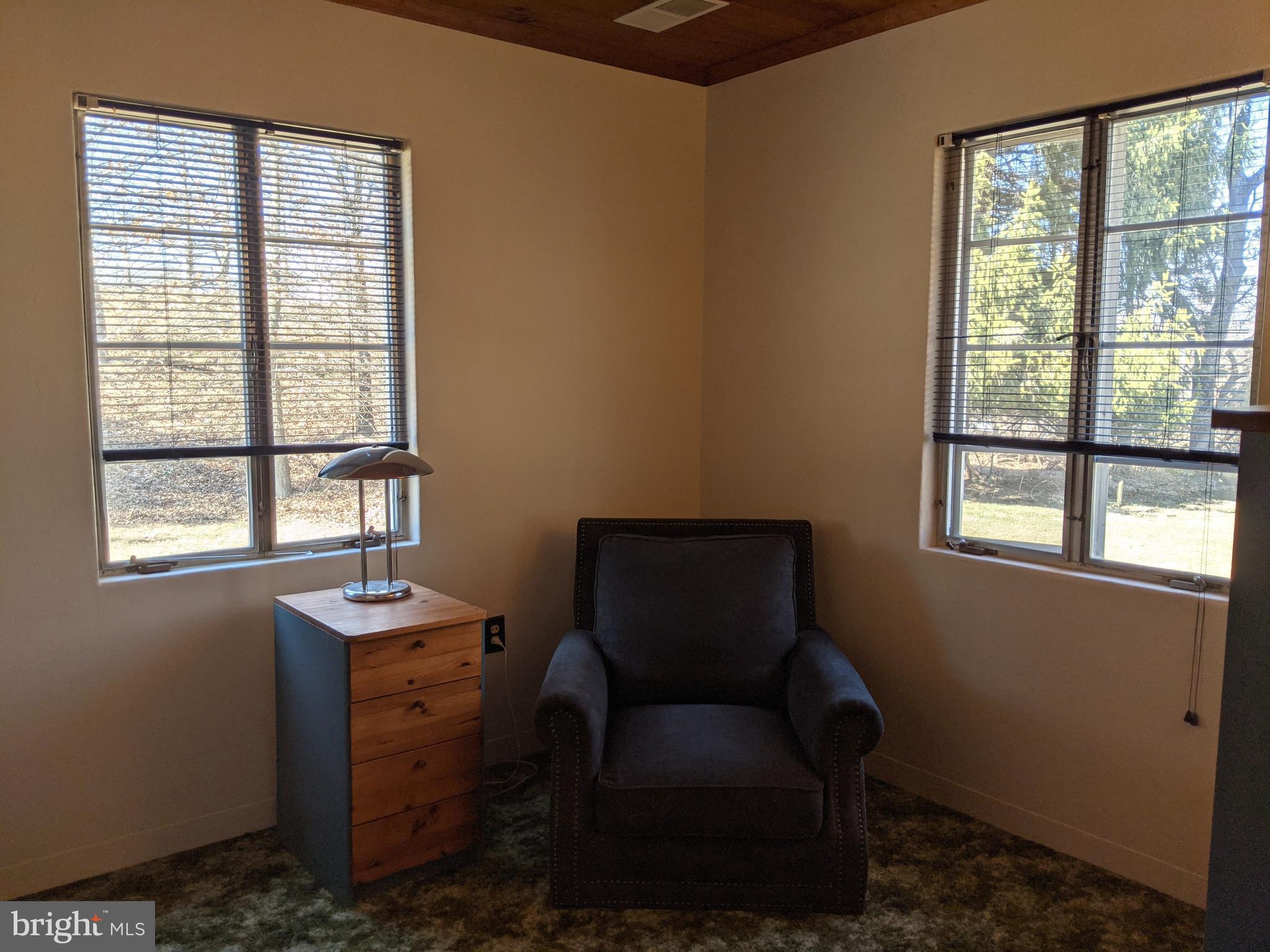 HOLLIFIELD STATION - Residential