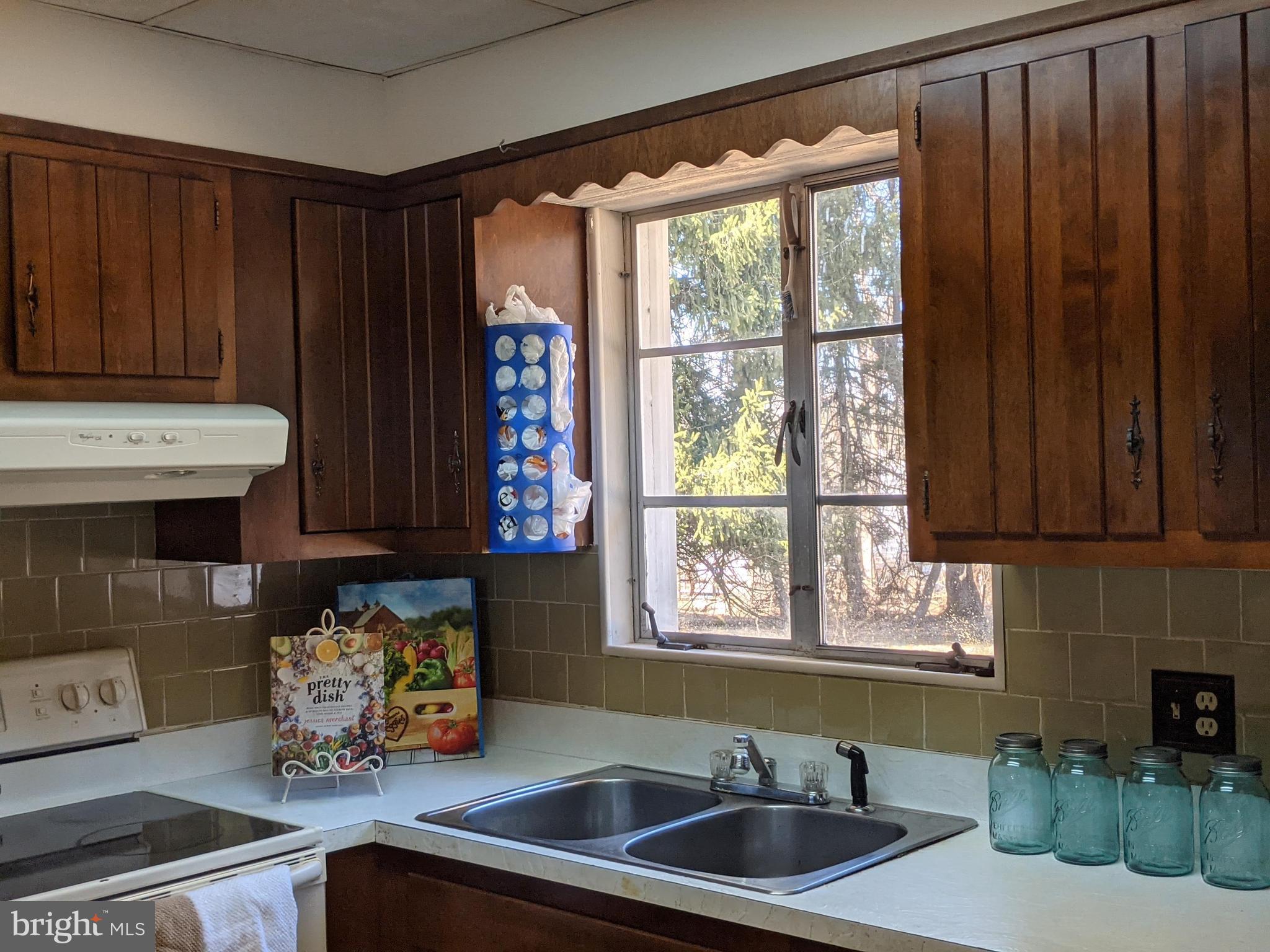 HOLLIFIELD STATION - Residential