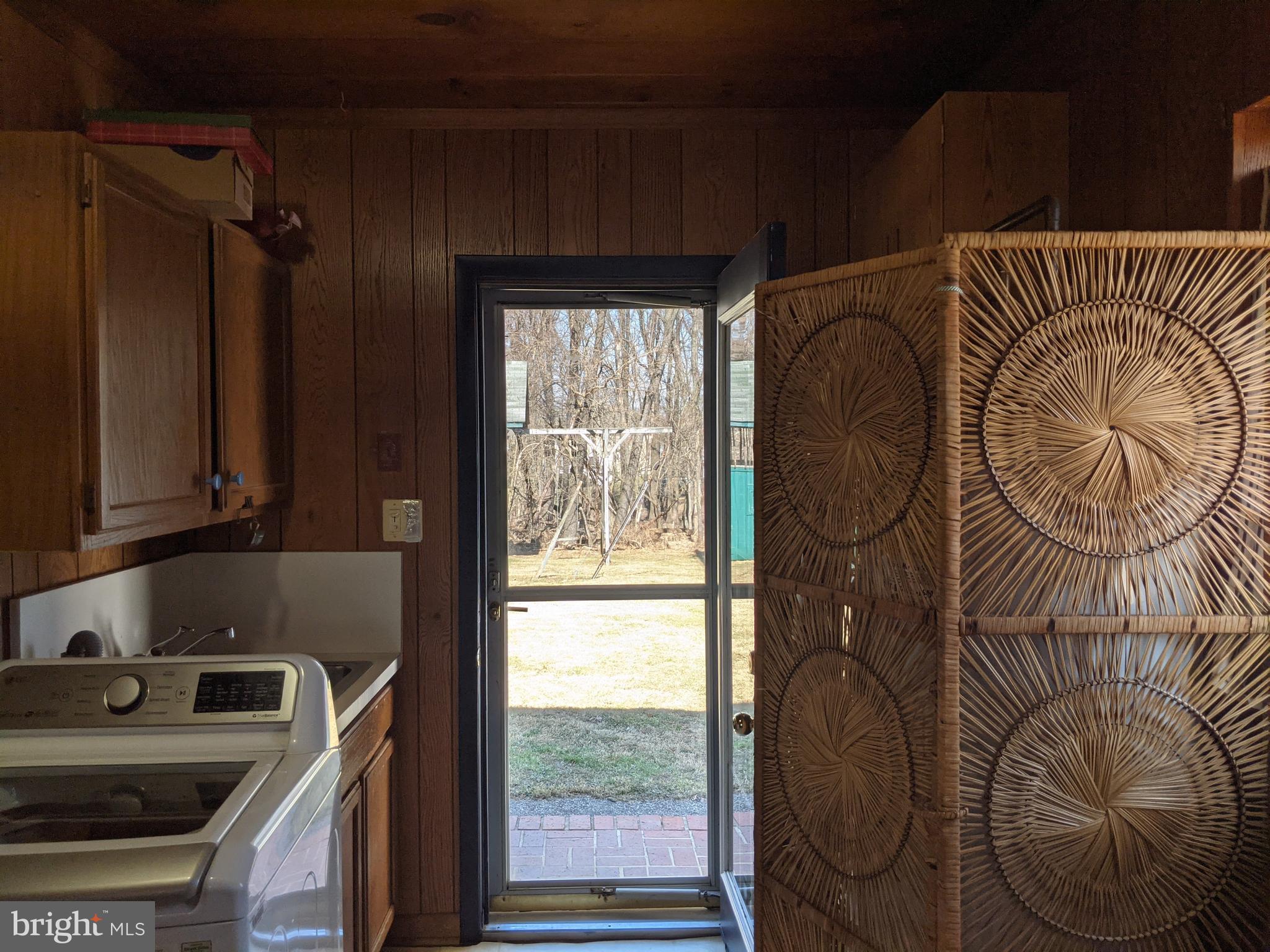 HOLLIFIELD STATION - Residential