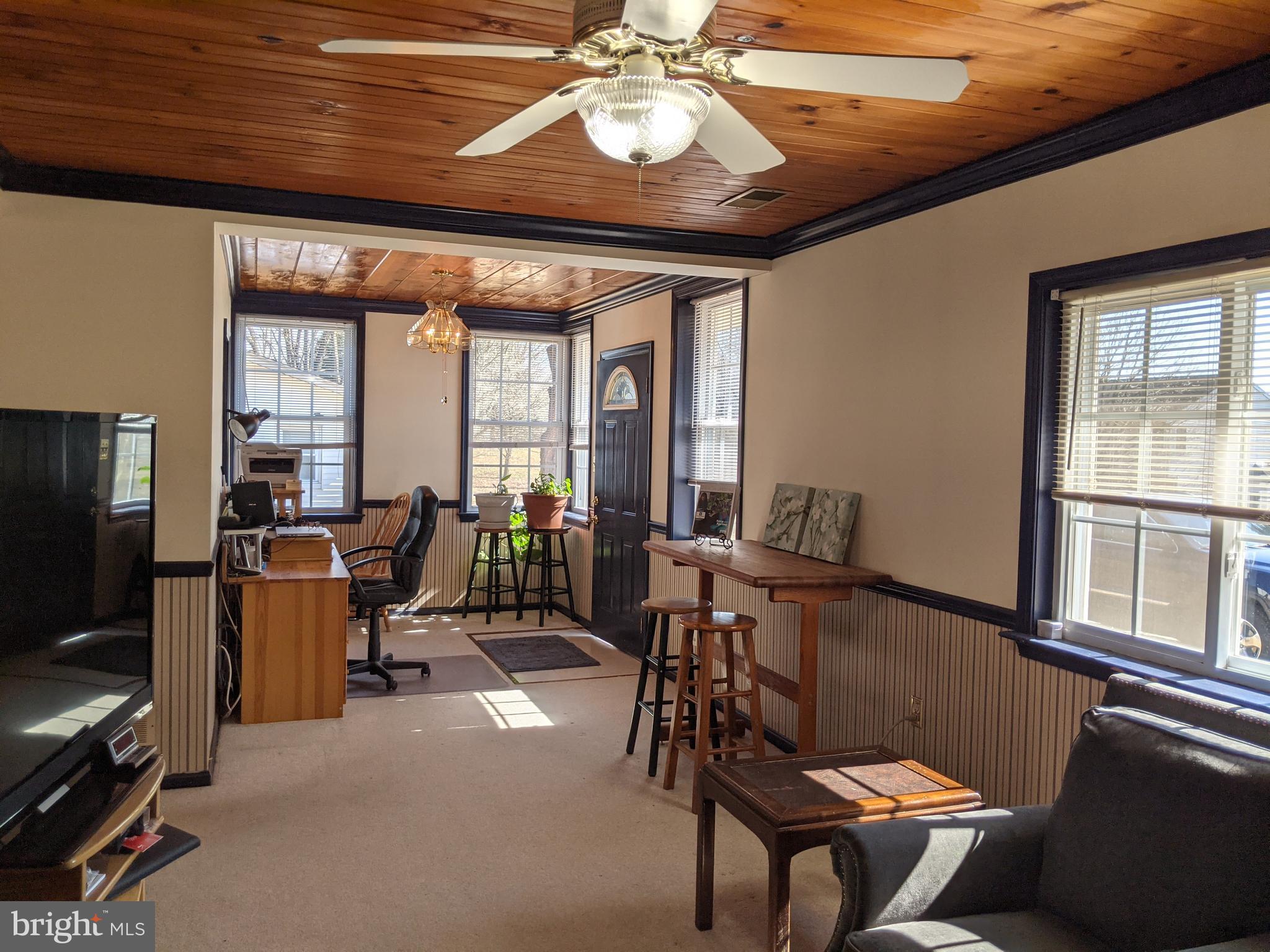 HOLLIFIELD STATION - Residential