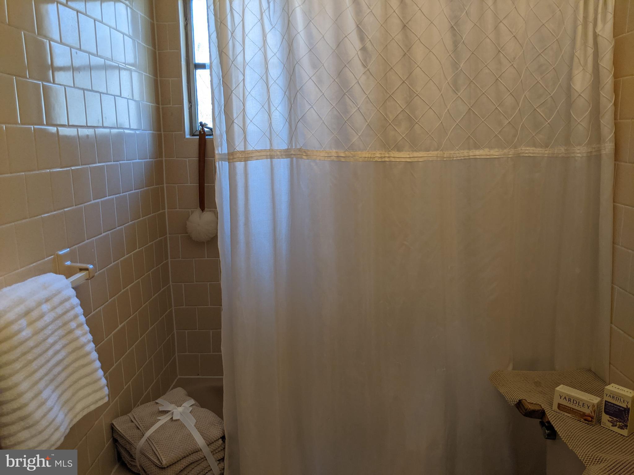 HOLLIFIELD STATION - Residential