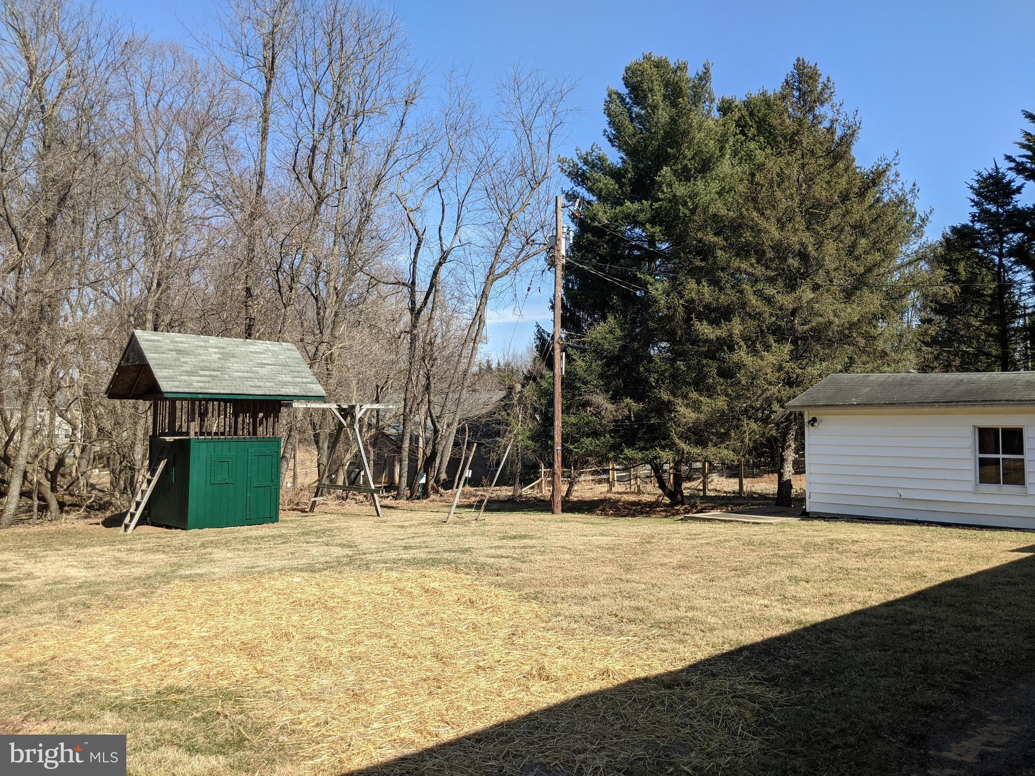 HOLLIFIELD STATION - Residential