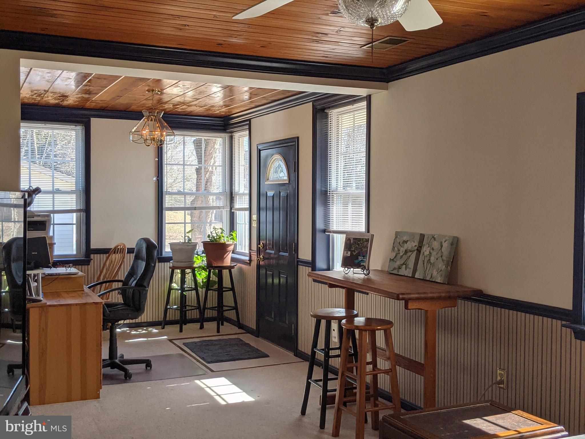 HOLLIFIELD STATION - Residential