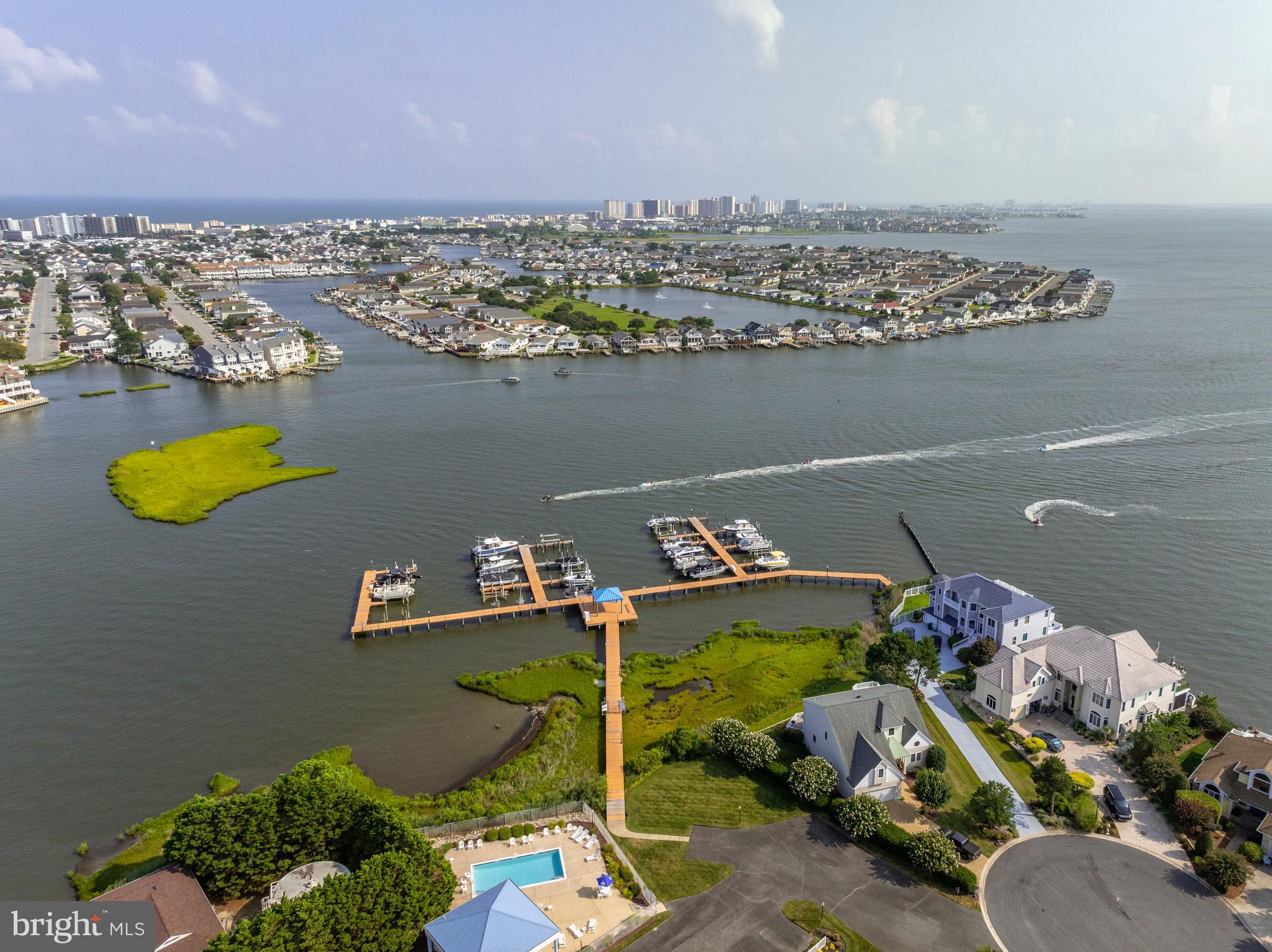 NANTUCKET POINT - Residential