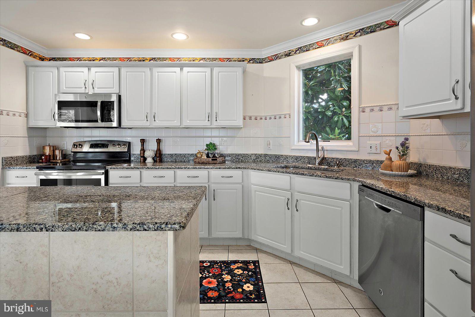 NANTUCKET POINT - Residential