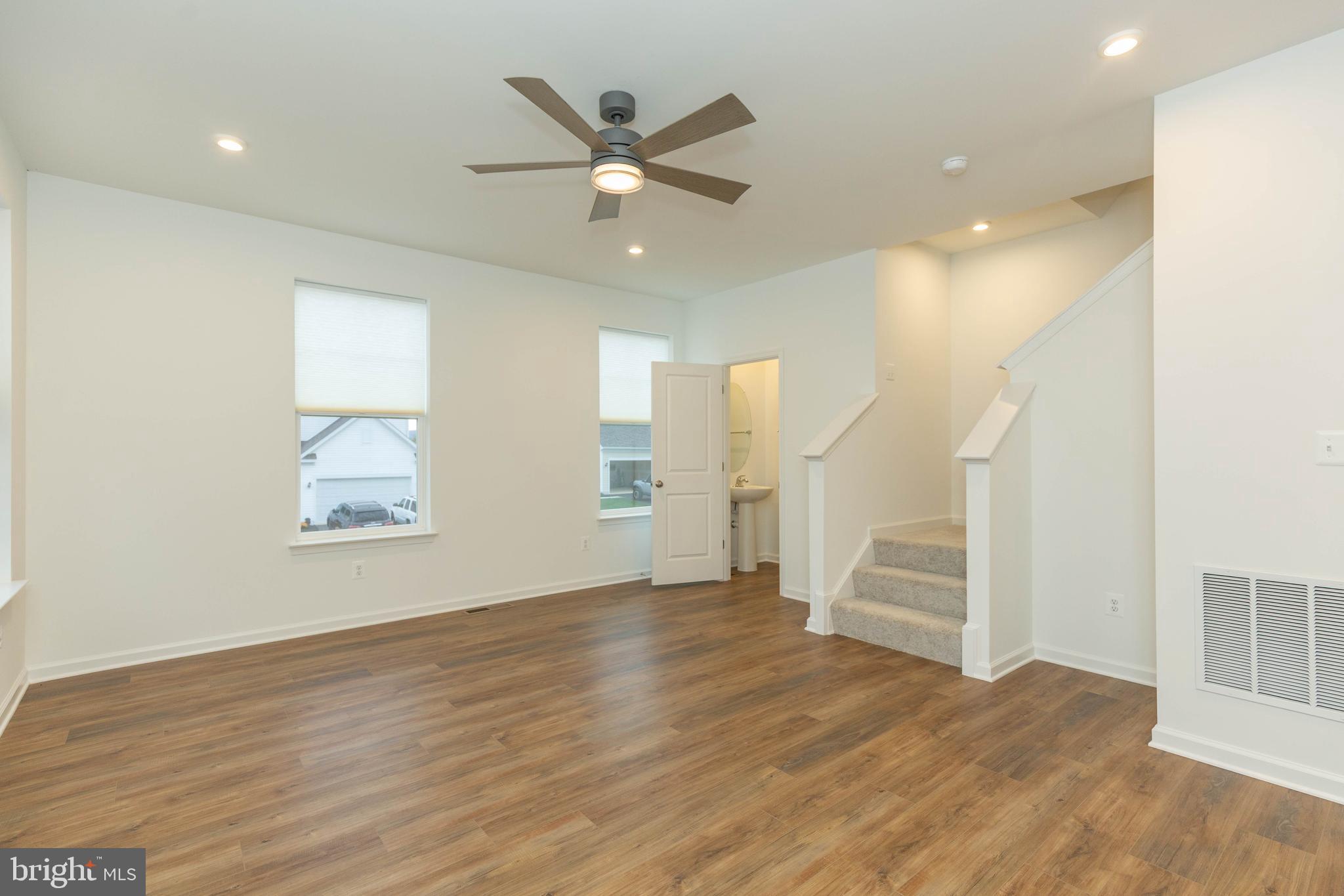 HUNTFIELD - Residential Lease