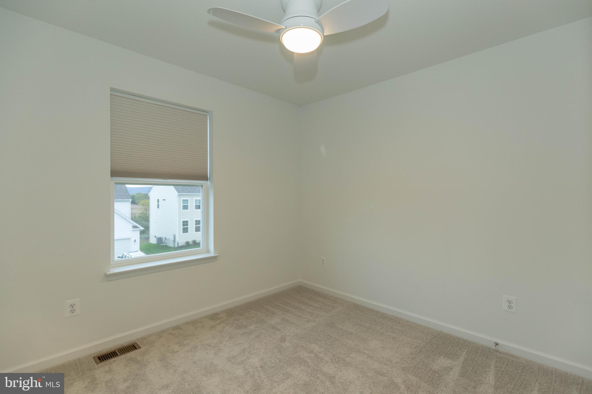 HUNTFIELD - Residential Lease