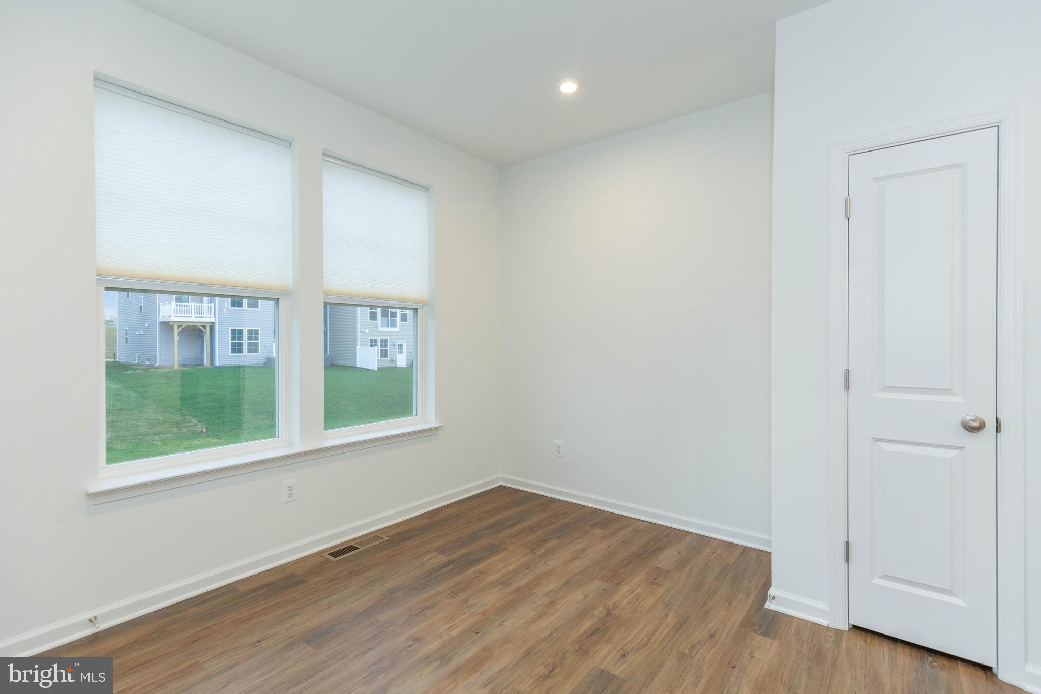 HUNTFIELD - Residential Lease