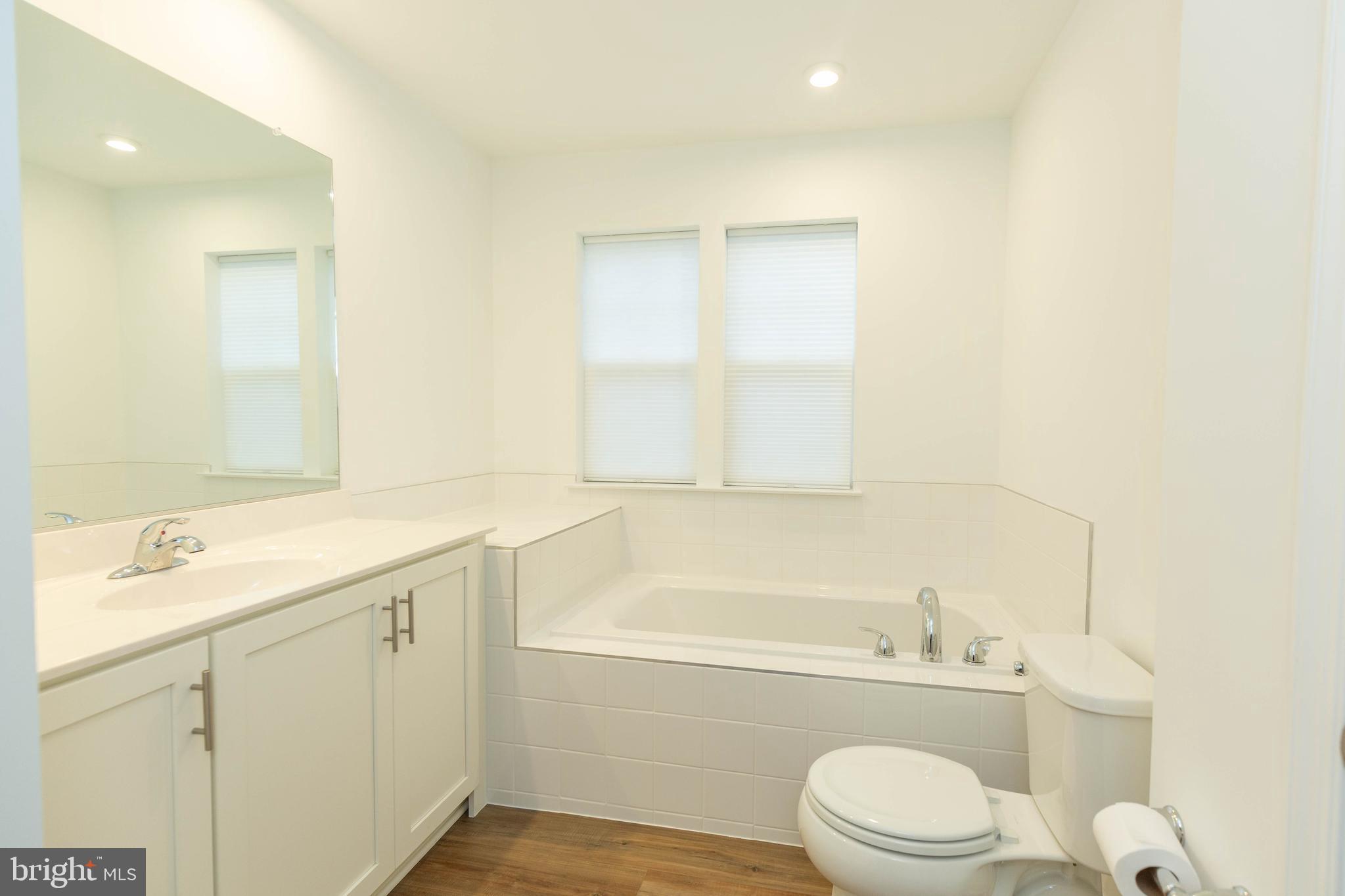 HUNTFIELD - Residential Lease