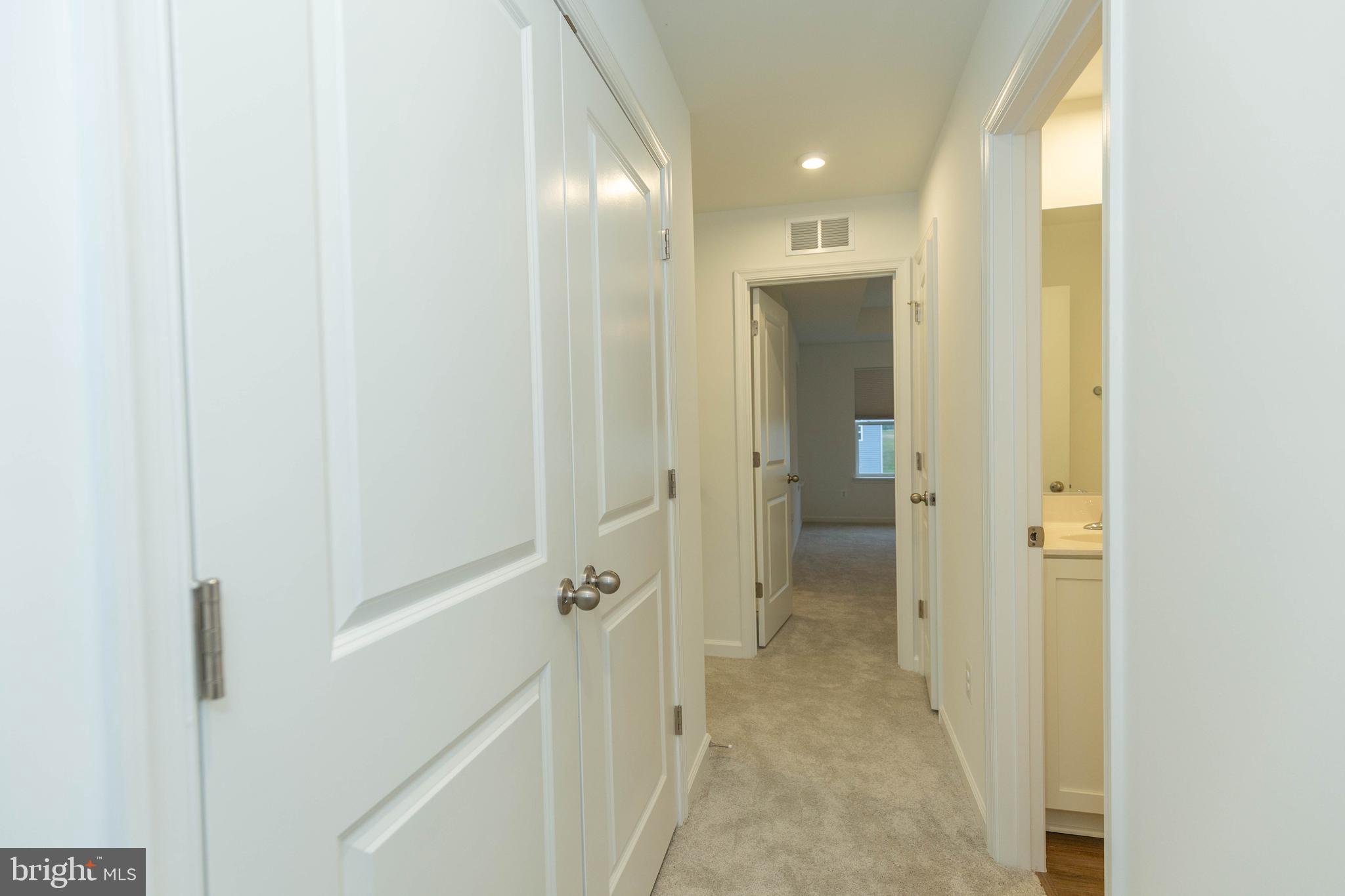 HUNTFIELD - Residential Lease