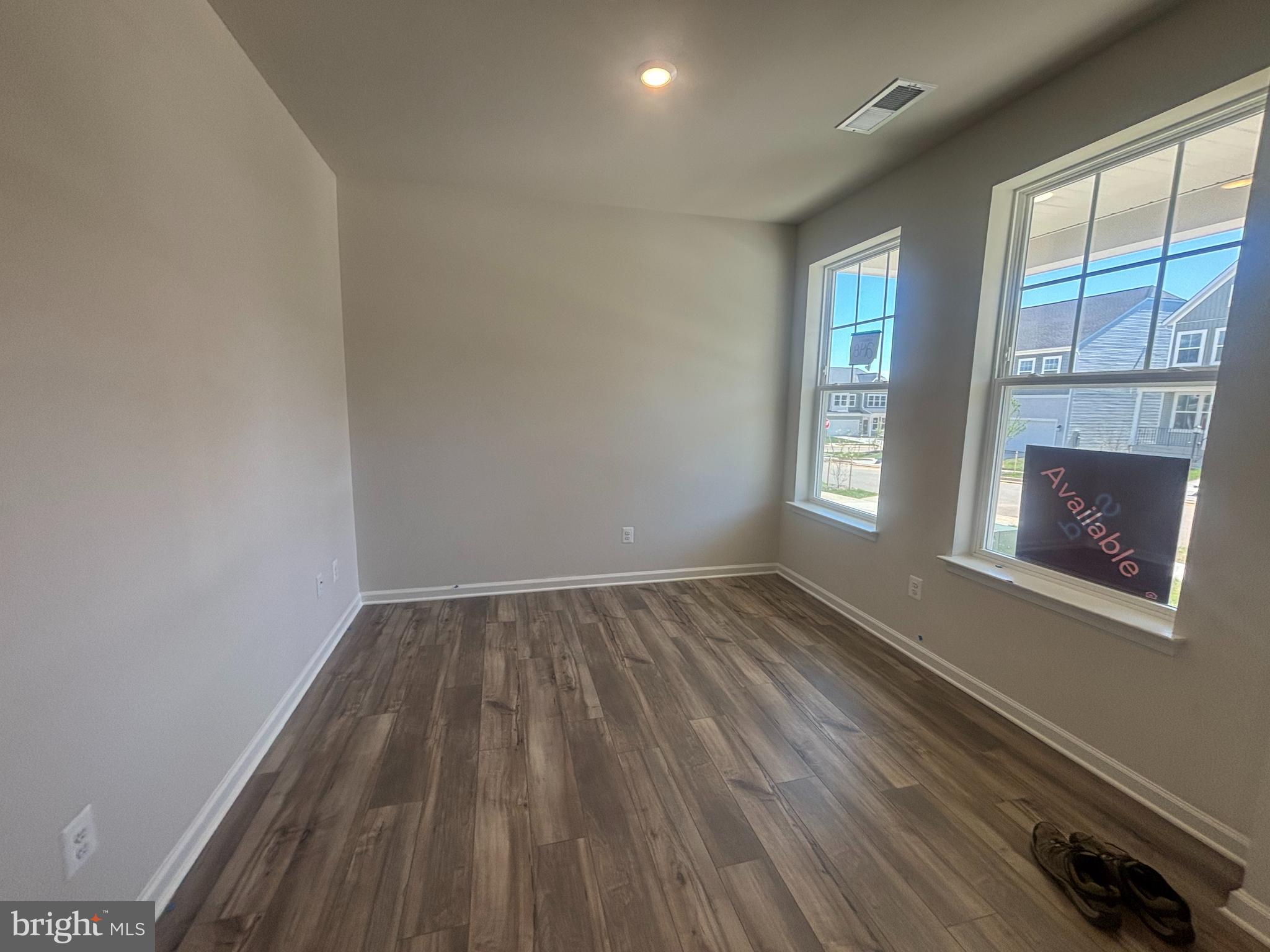 RED CLOVER MEADOWS - Residential Lease