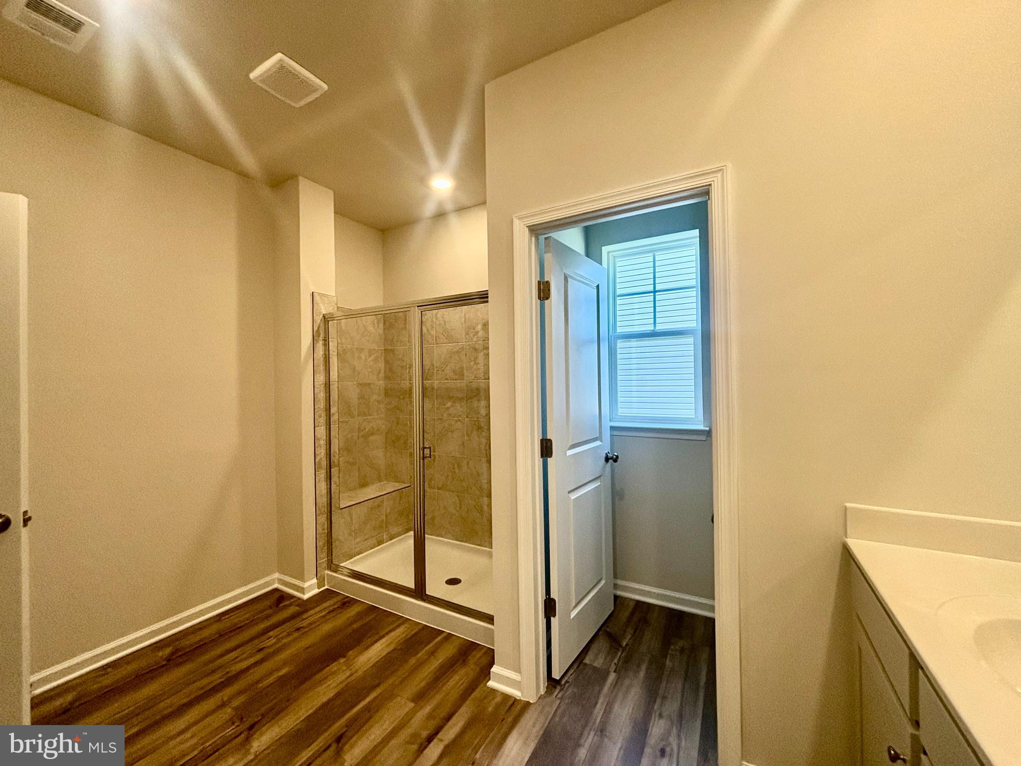 RED CLOVER MEADOWS - Residential Lease