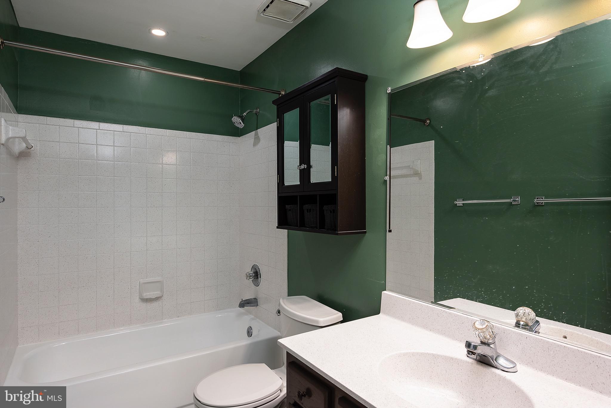 ESSINGTON - Residential