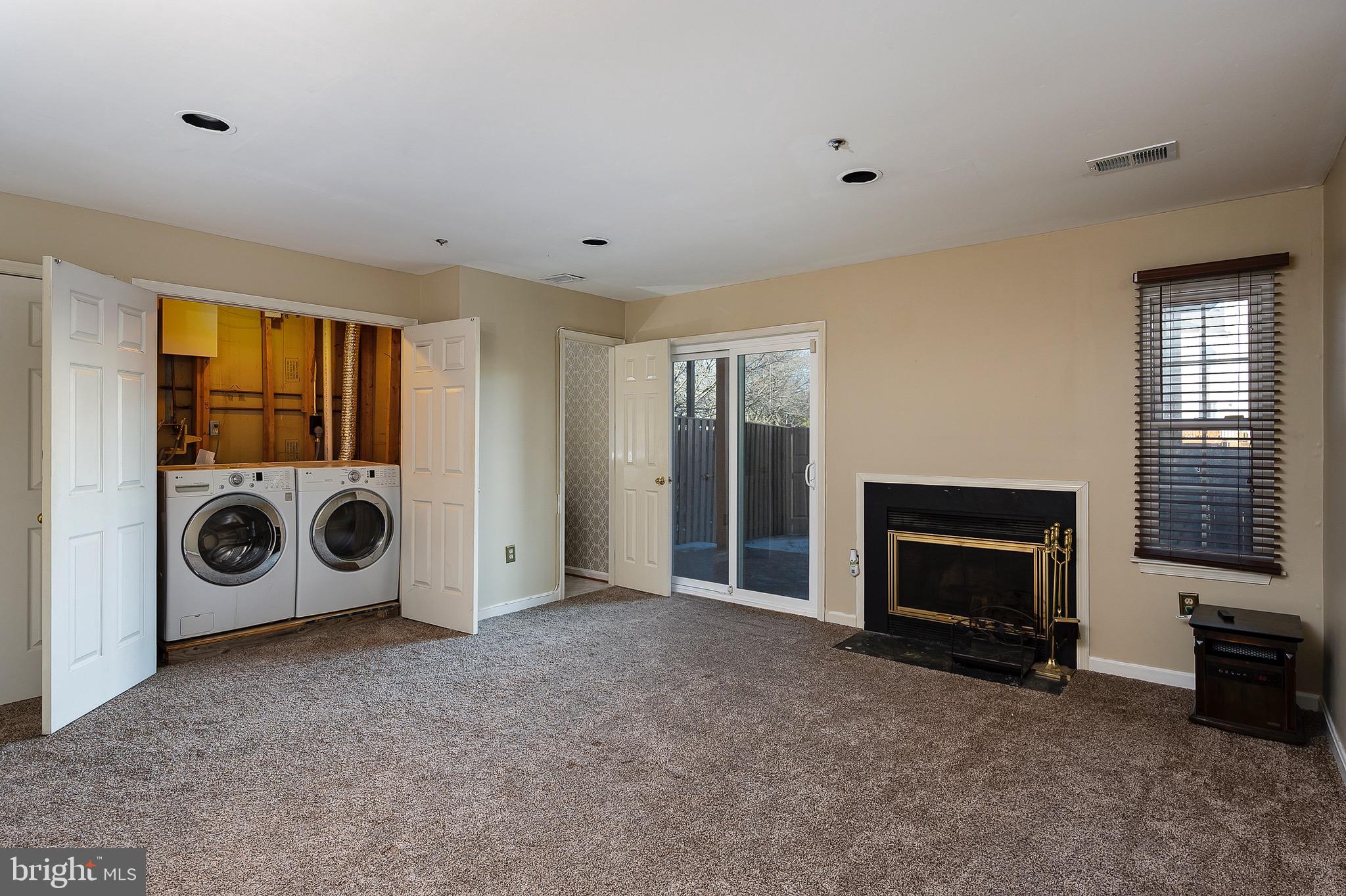 ESSINGTON - Residential