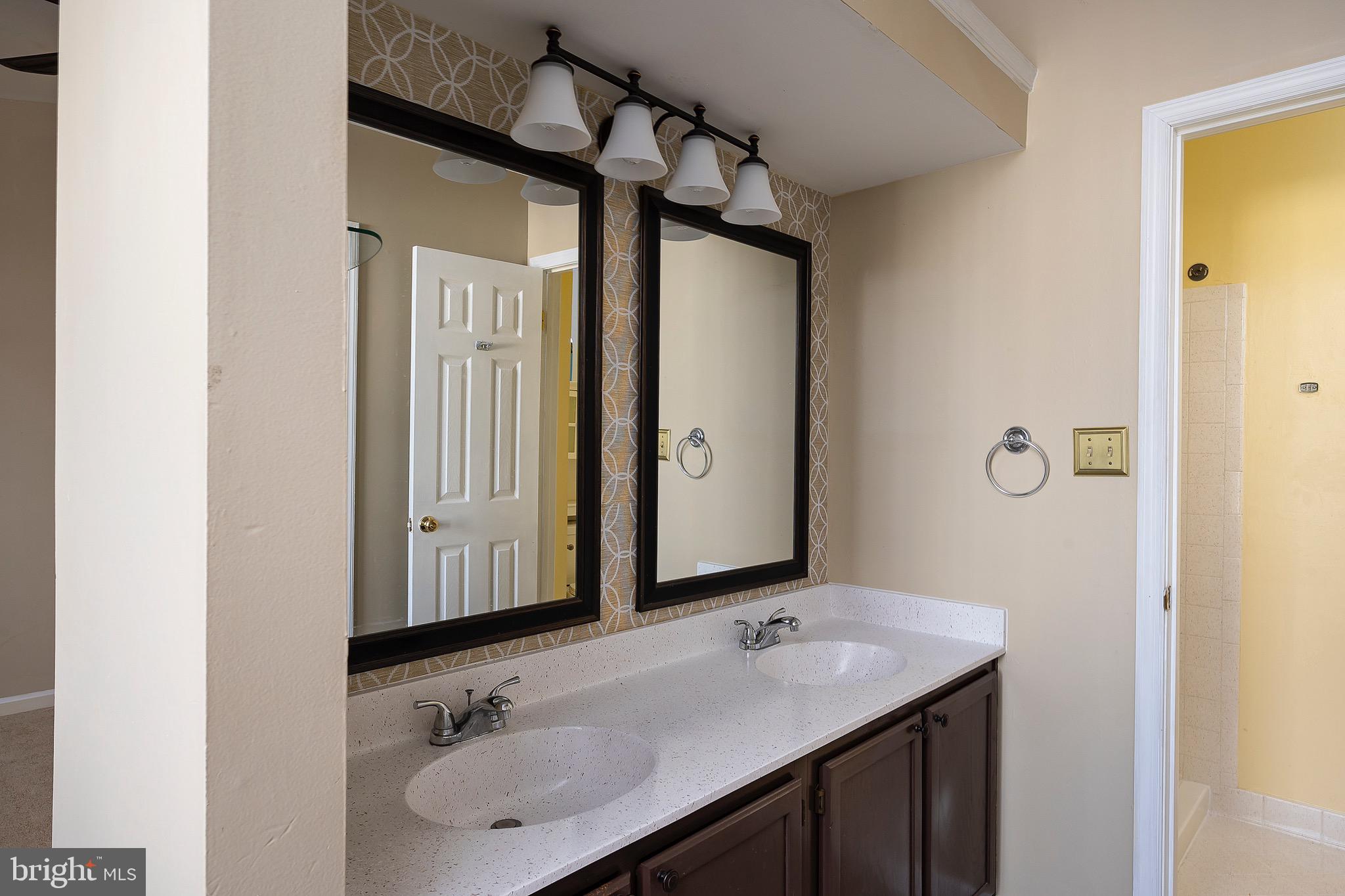 ESSINGTON - Residential