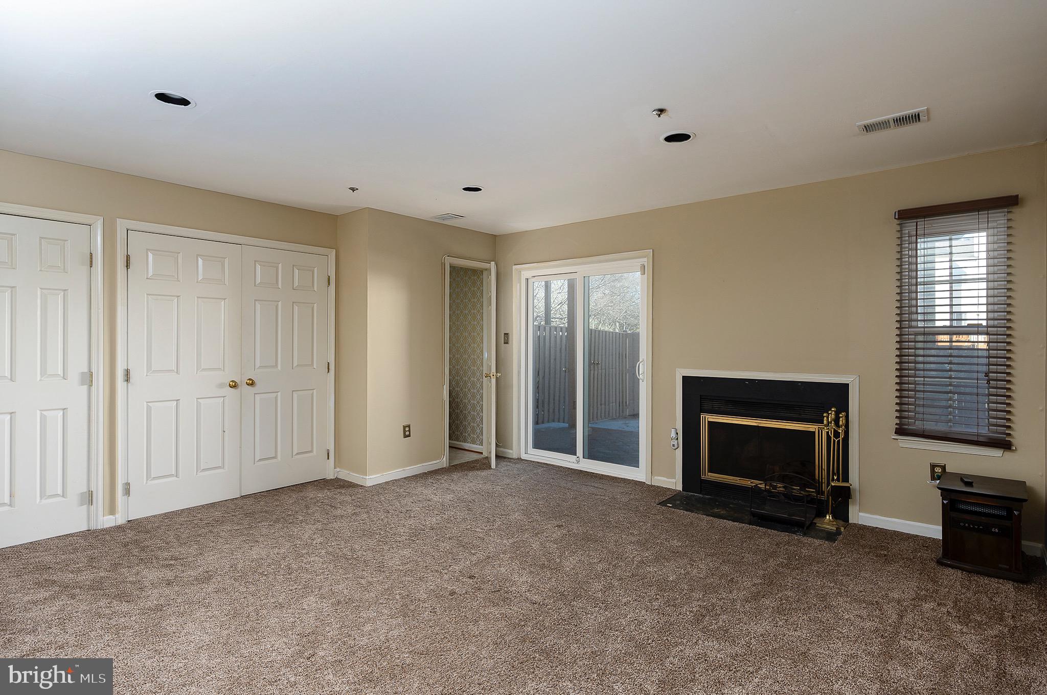 ESSINGTON - Residential