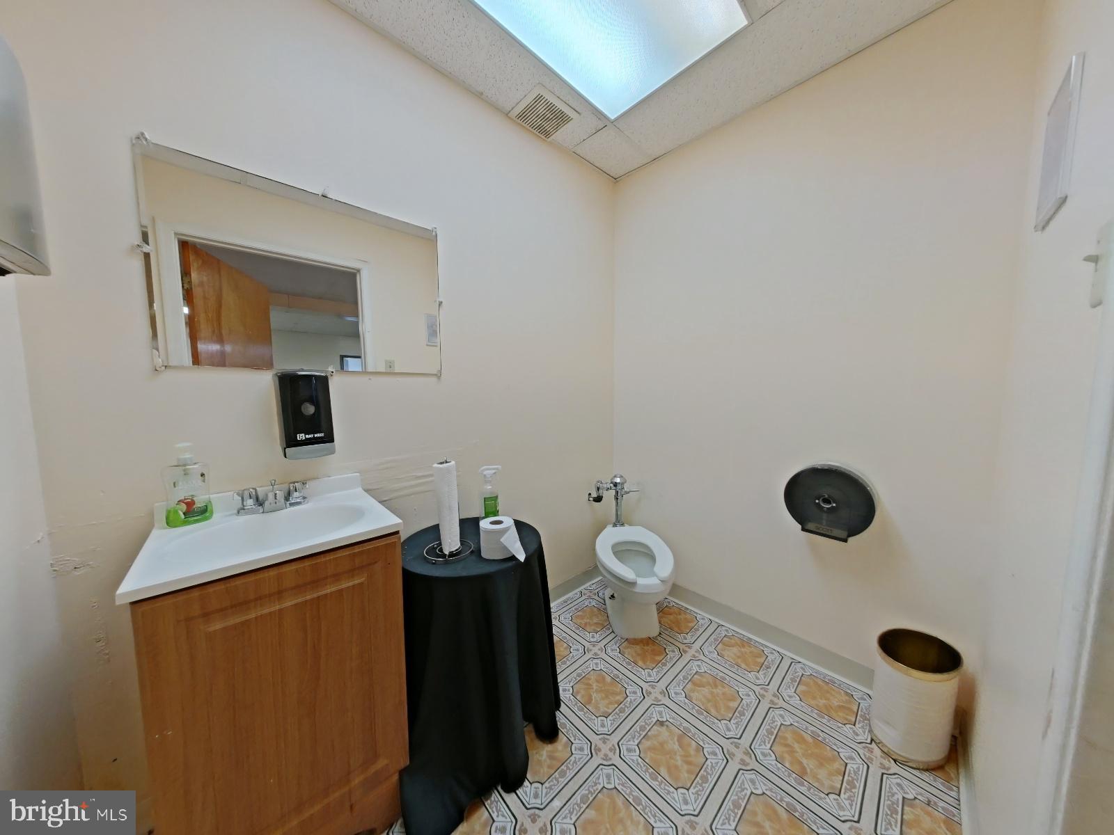 FRANKLINVILLE - Commercial Sale