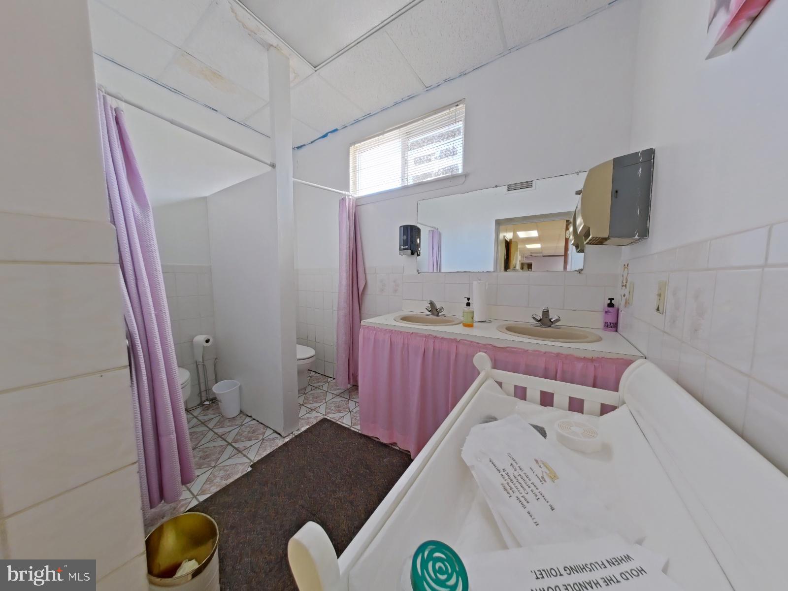 FRANKLINVILLE - Commercial Sale