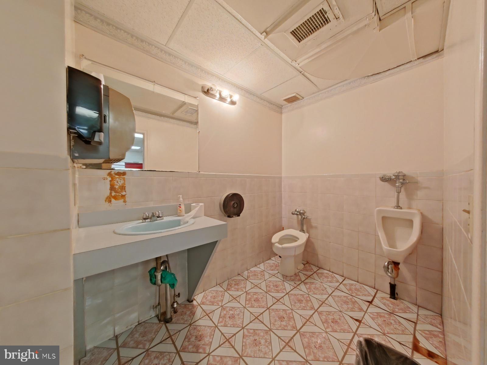 FRANKLINVILLE - Commercial Sale