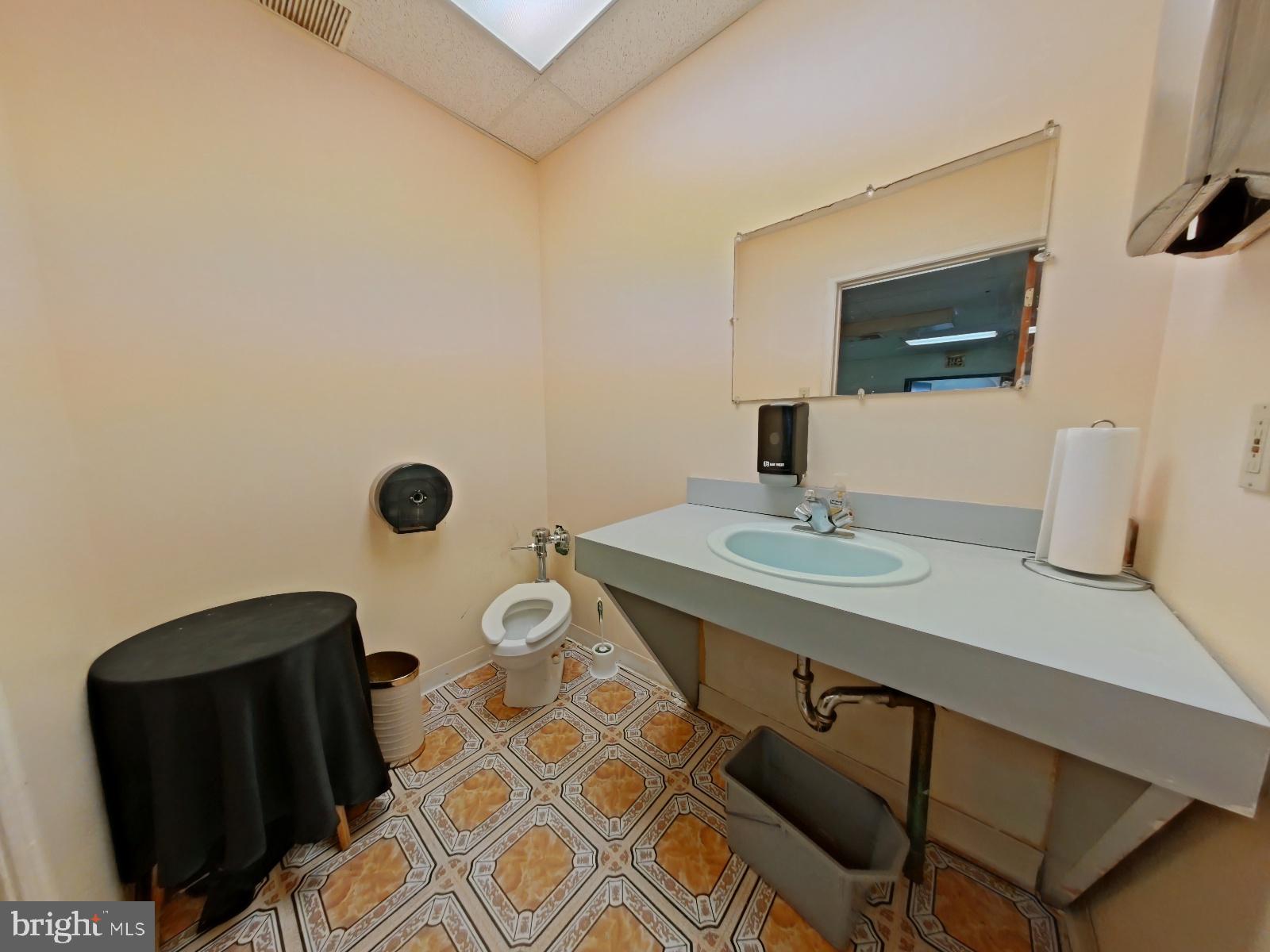 FRANKLINVILLE - Commercial Sale