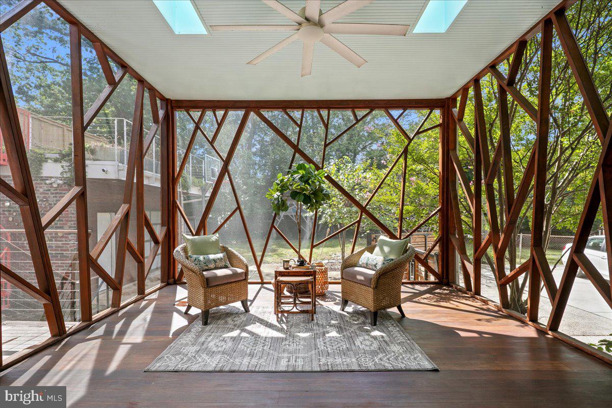 1724 TAYLOR STREET NW