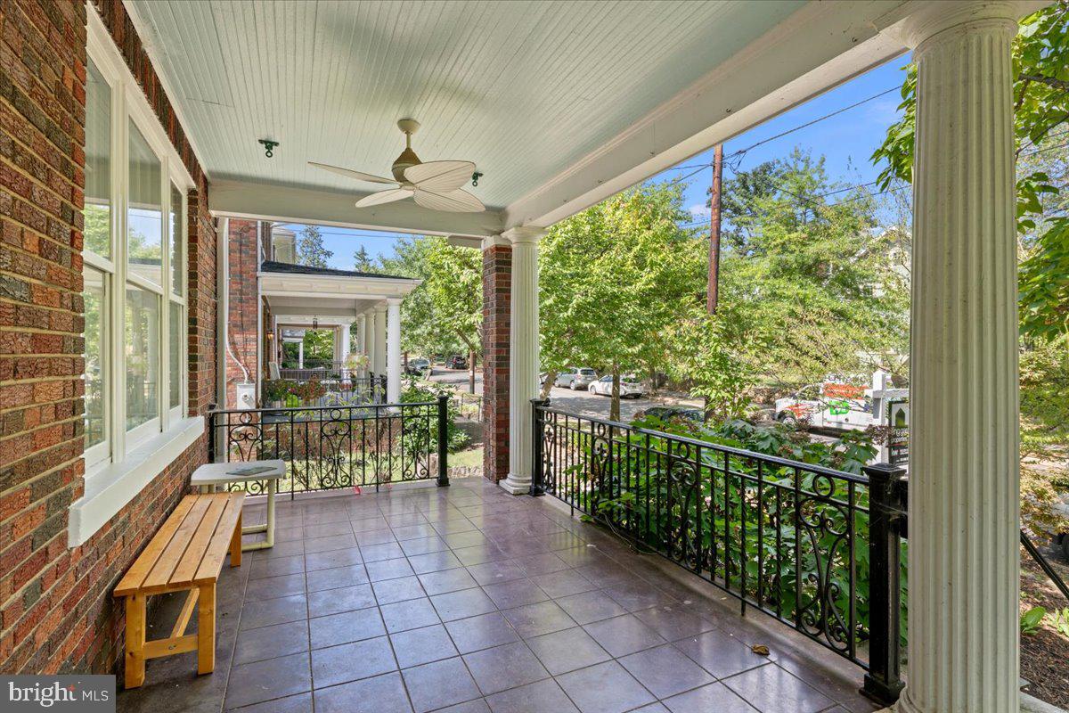 1724 TAYLOR STREET NW