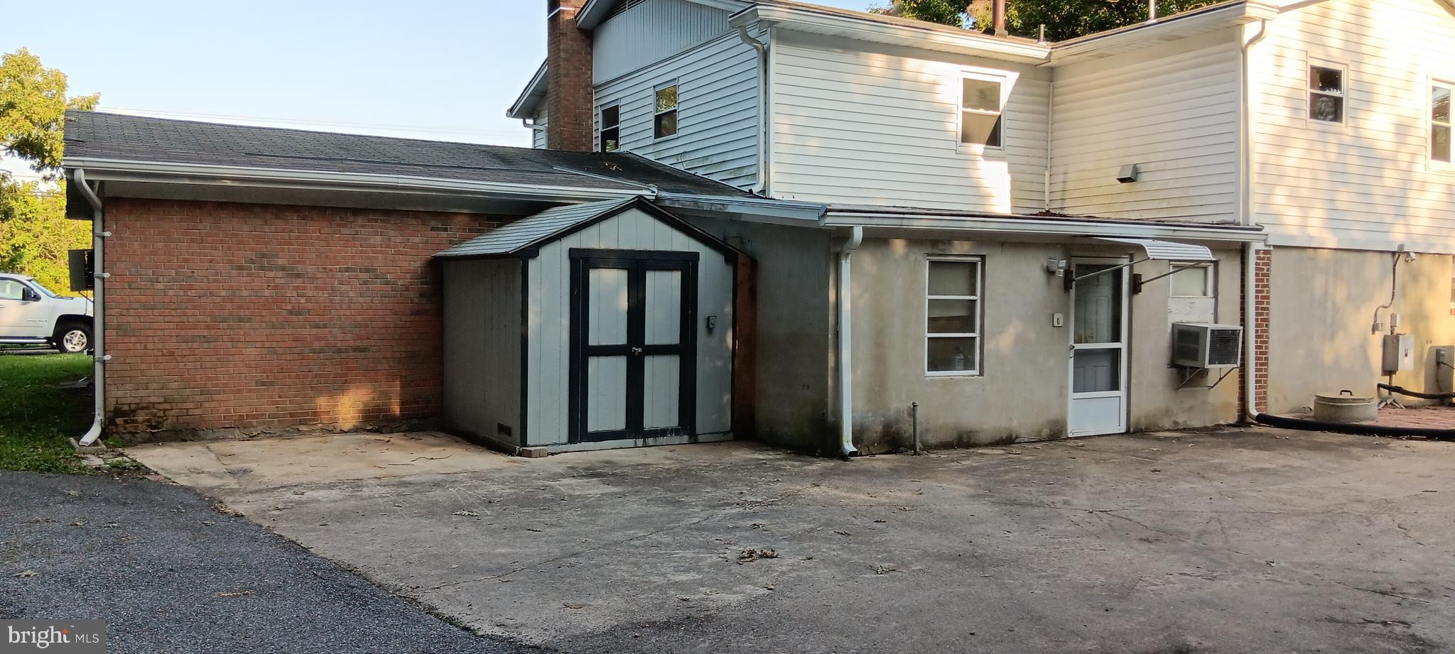 POMFRET ESTATES - Residential