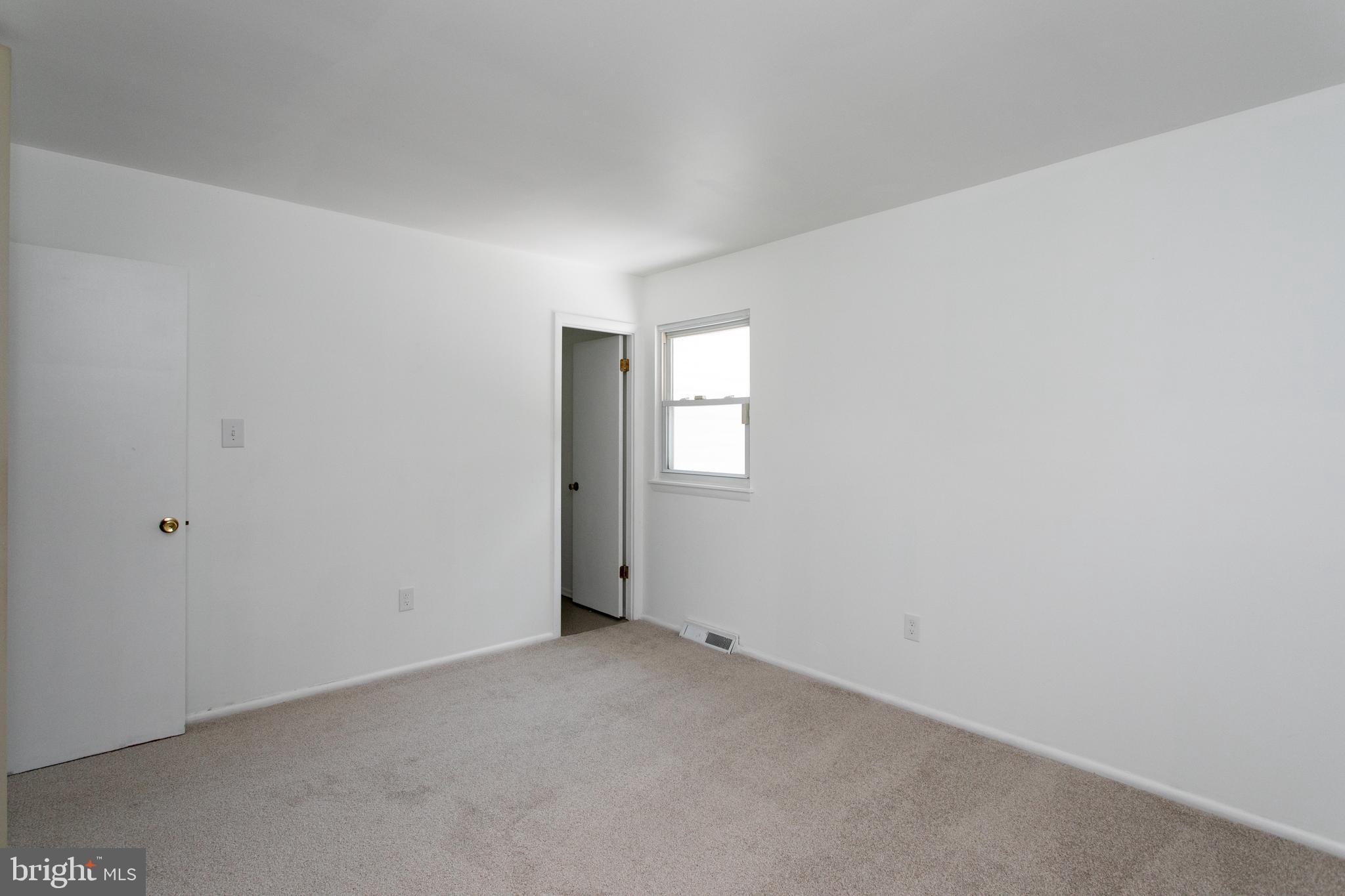 POMFRET ESTATES - Residential