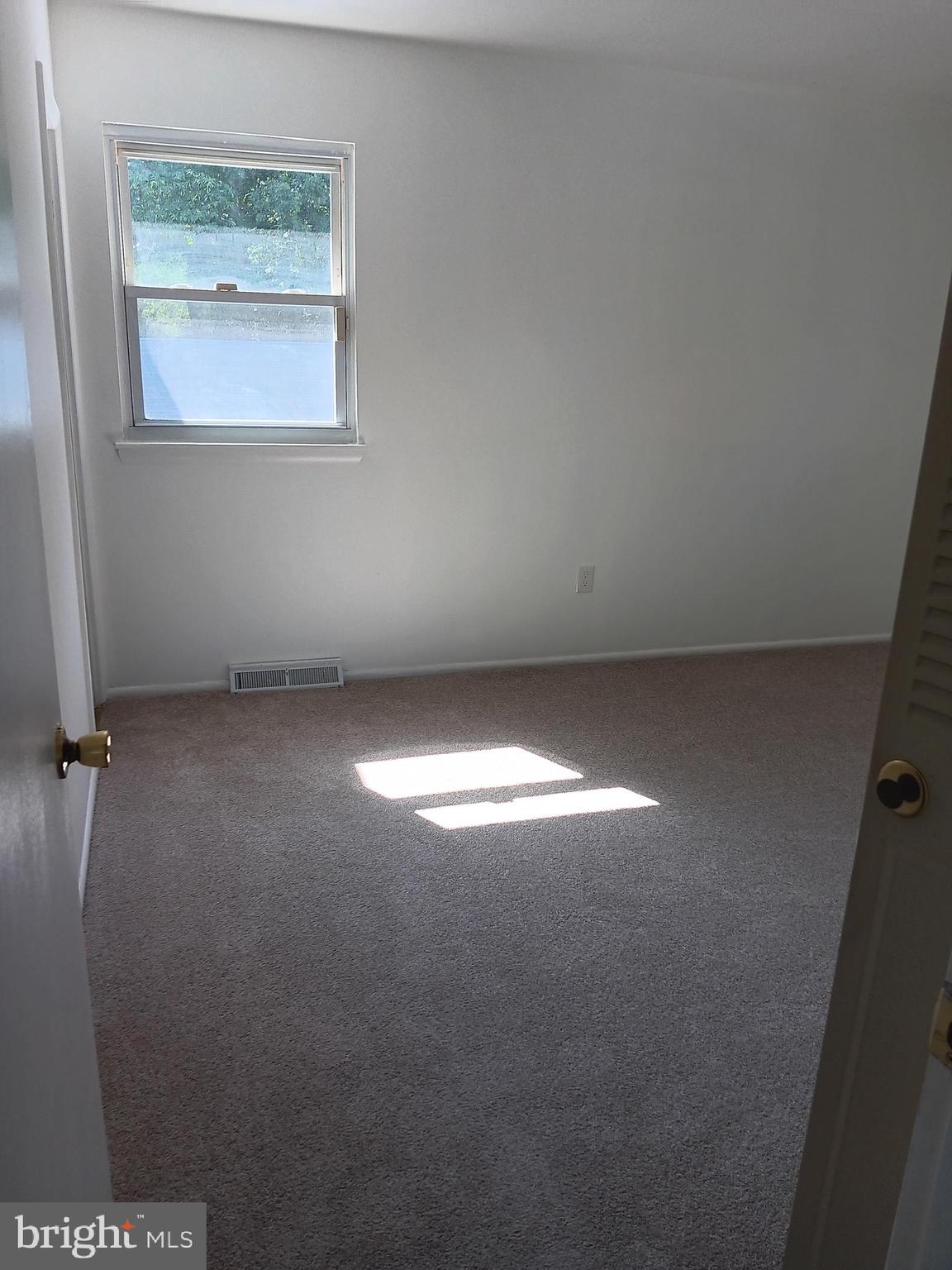 POMFRET ESTATES - Residential