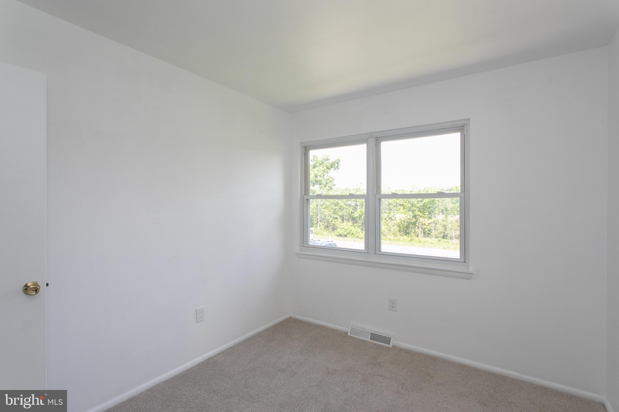 POMFRET ESTATES - Residential