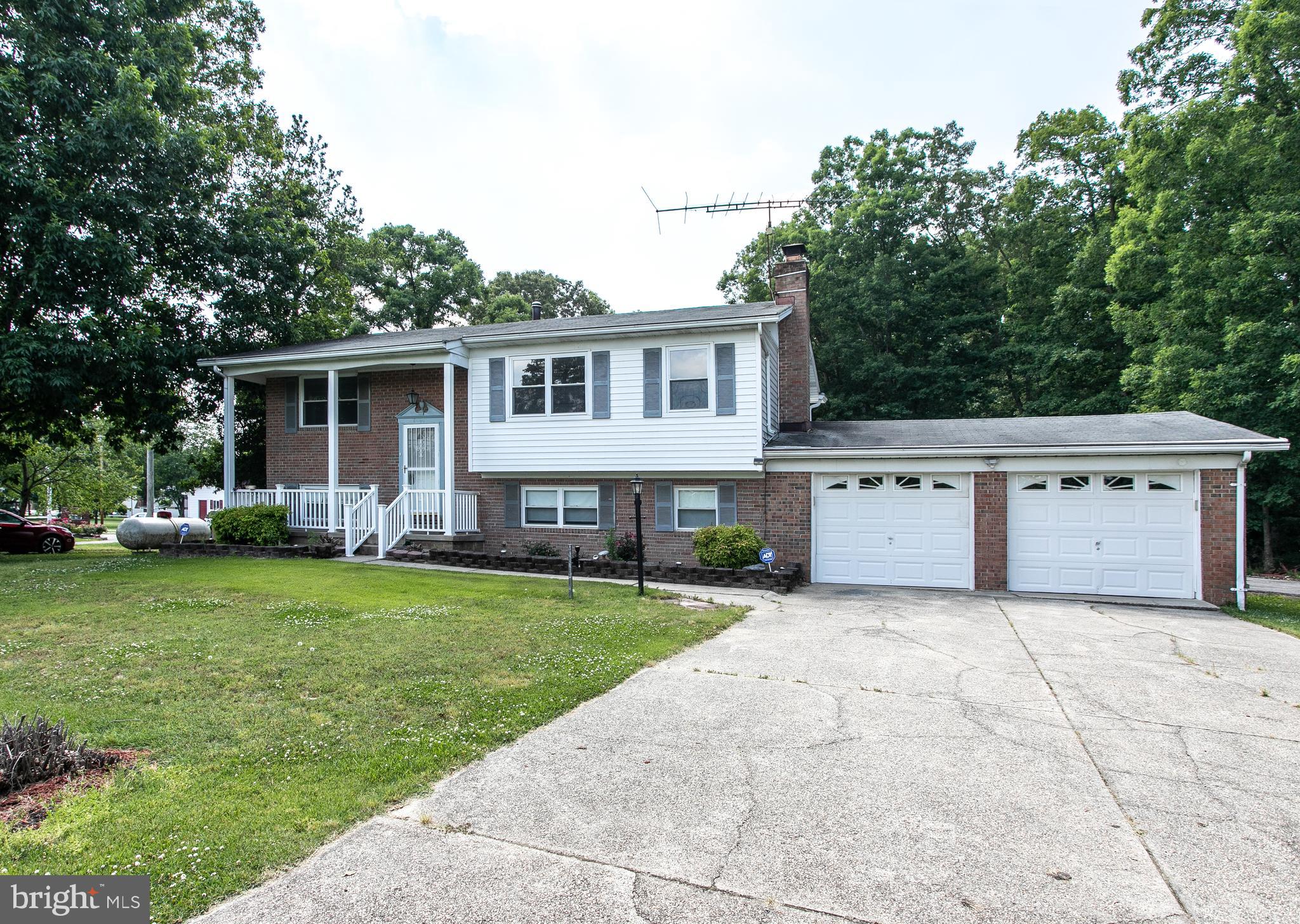 POMFRET ESTATES - Residential