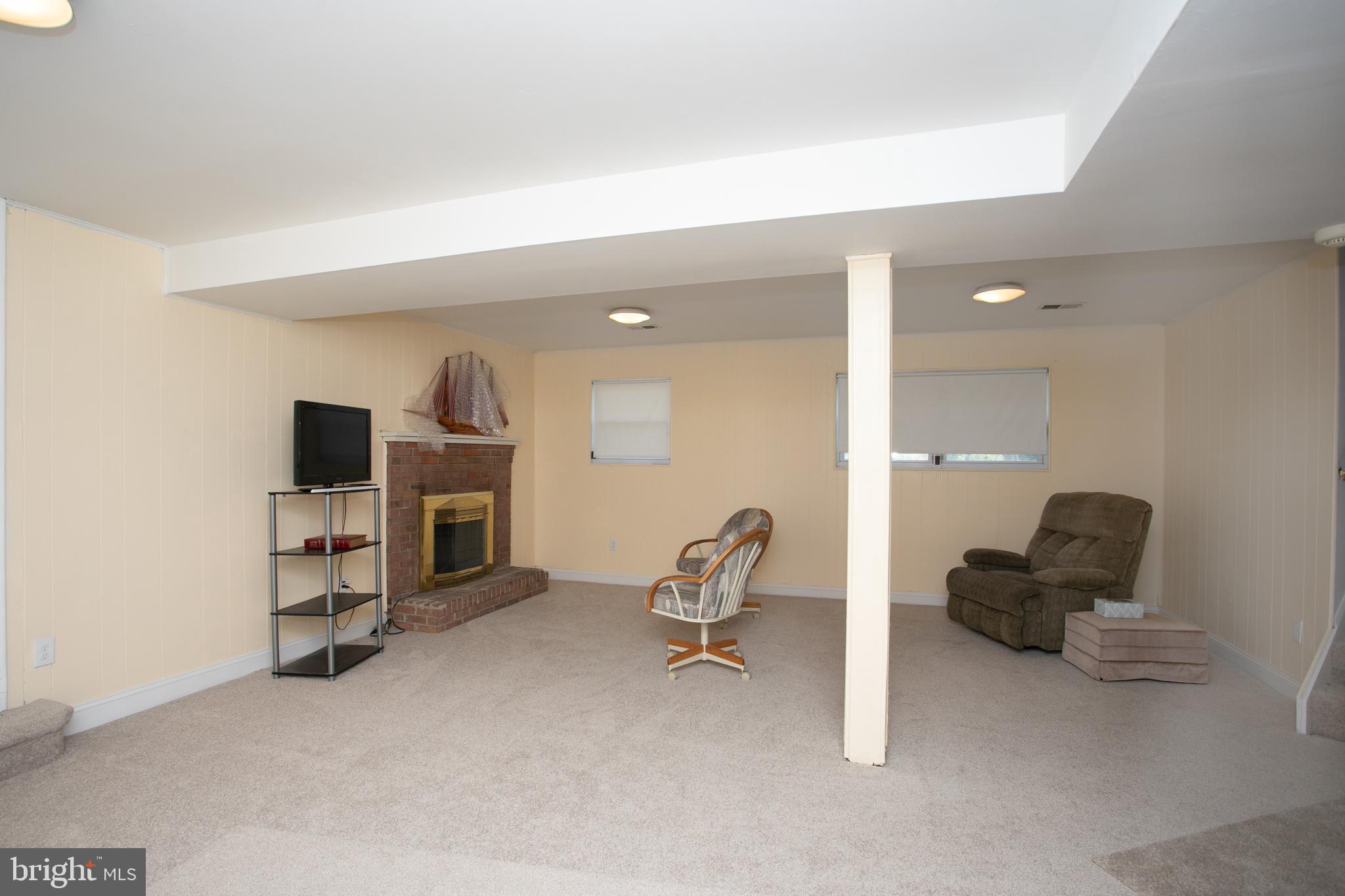 POMFRET ESTATES - Residential