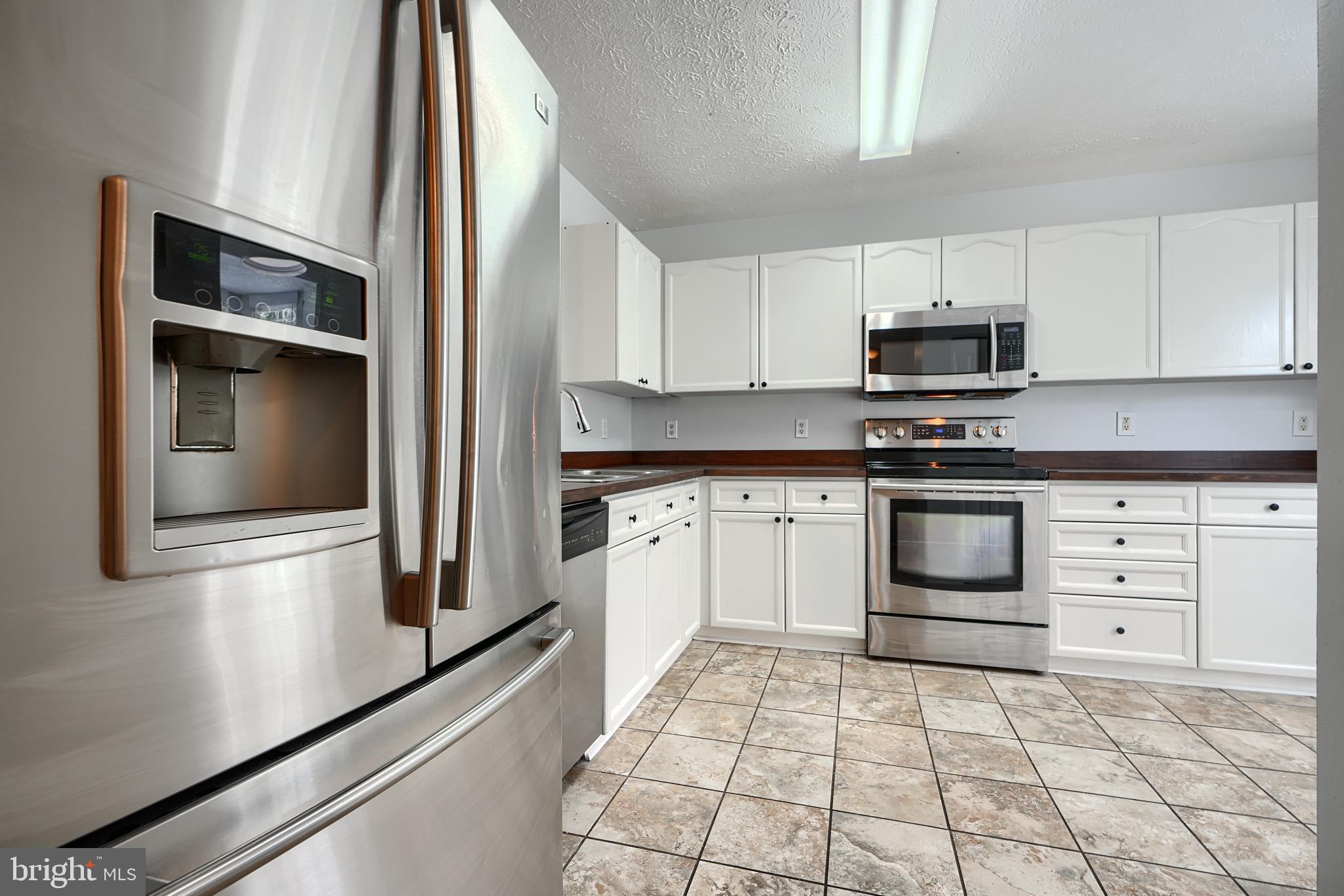 4412 GREENWICH COURT