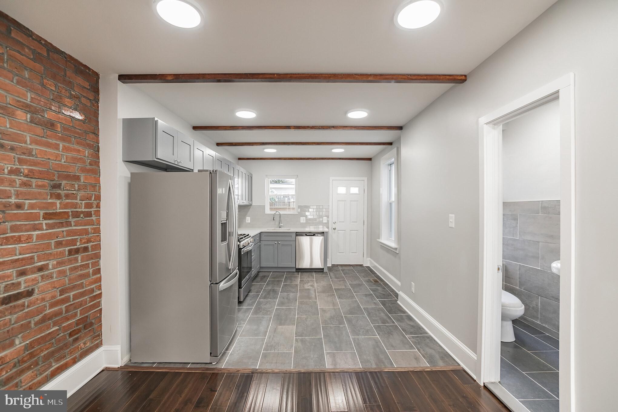 POINT BREEZE - Residential