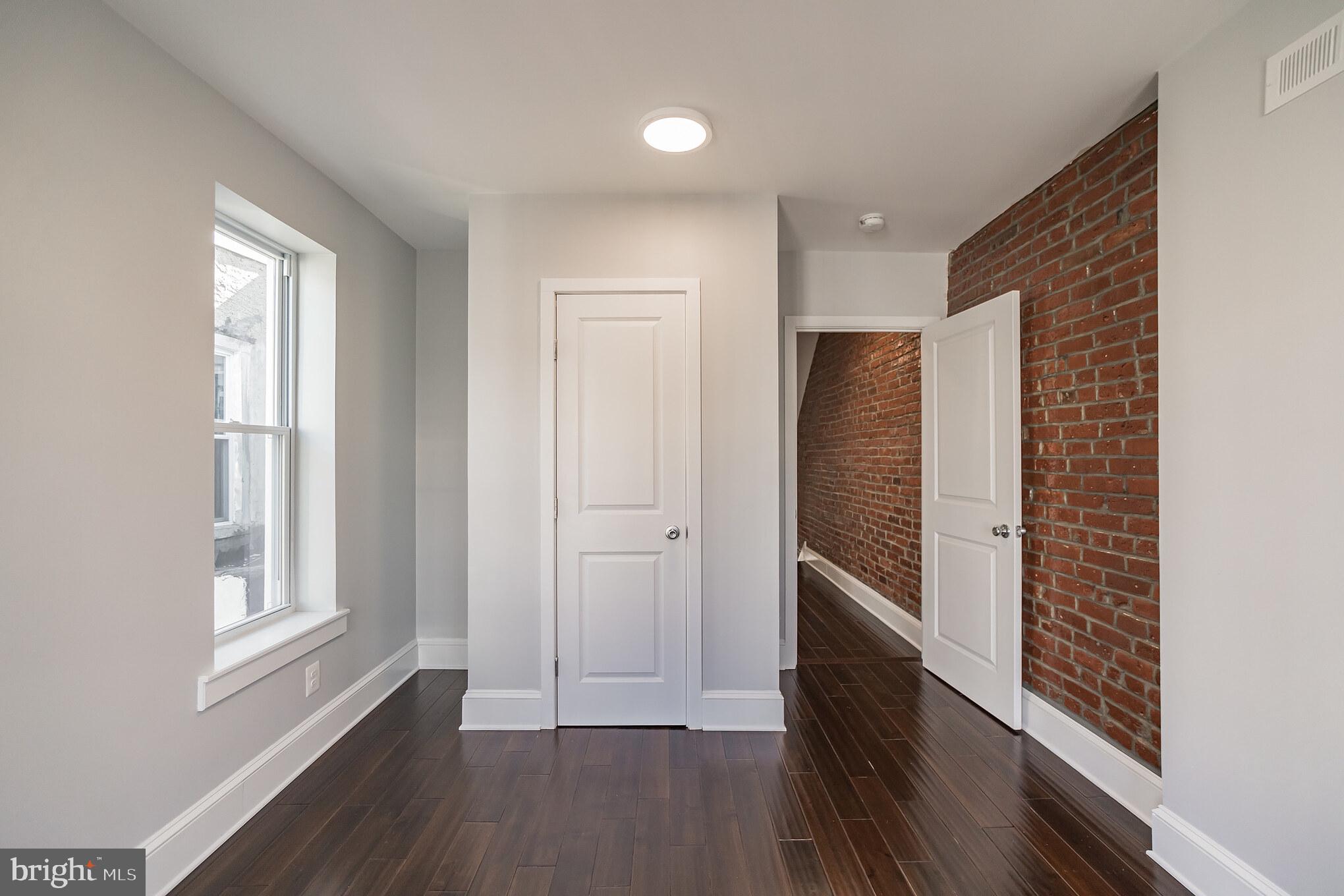 POINT BREEZE - Residential