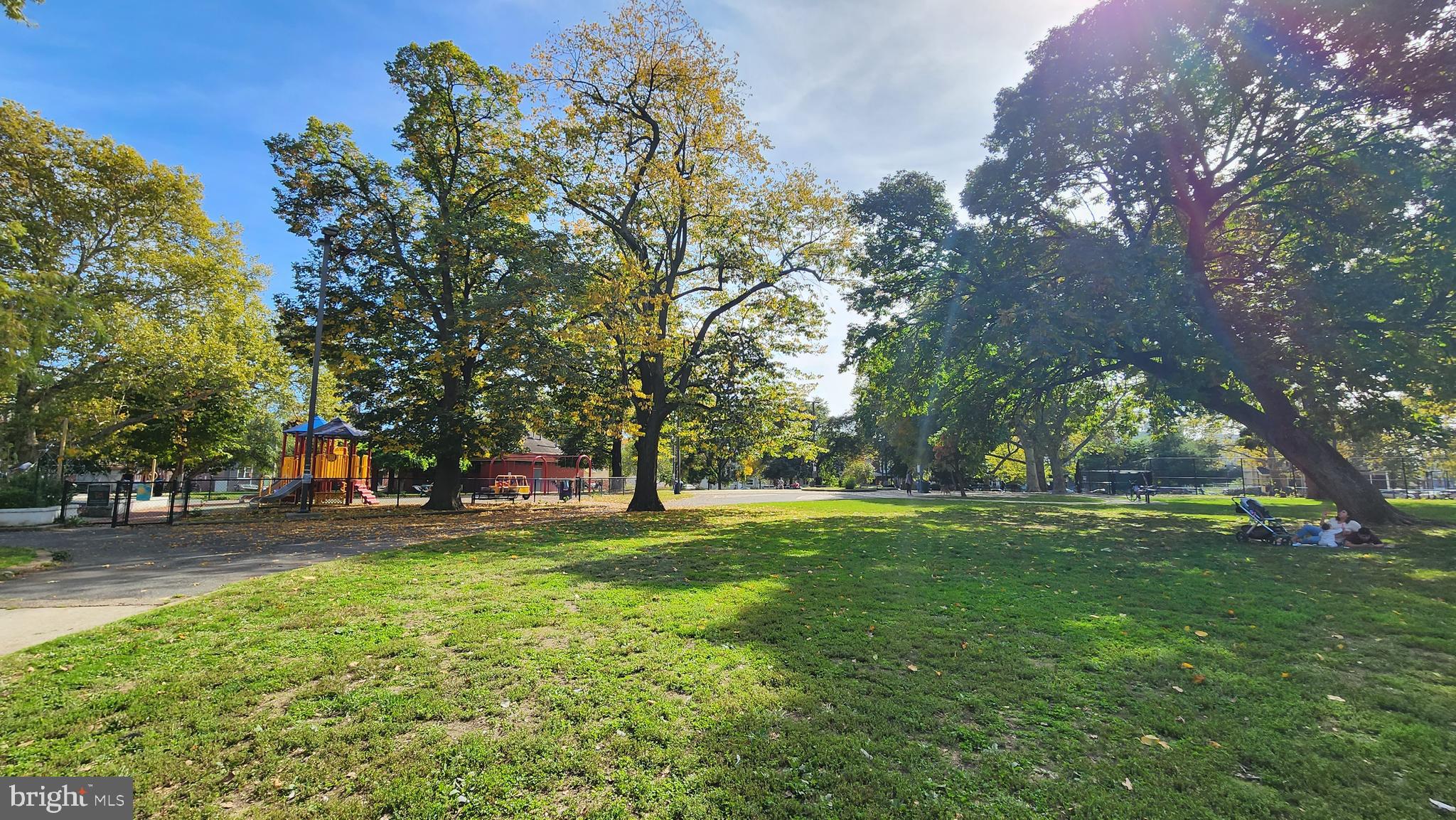 POINT BREEZE - Residential