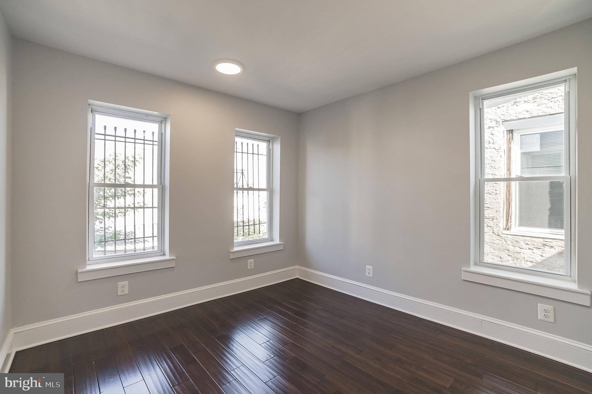 POINT BREEZE - Residential