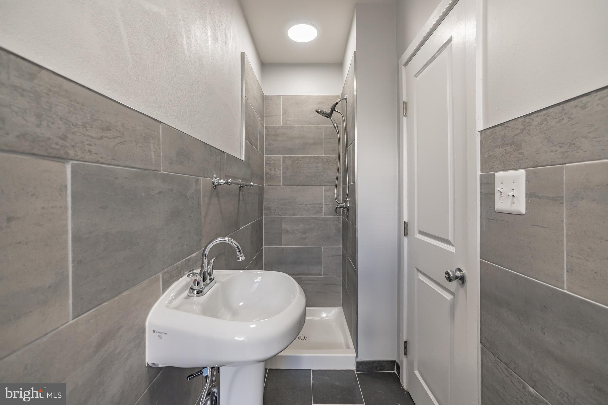 POINT BREEZE - Residential