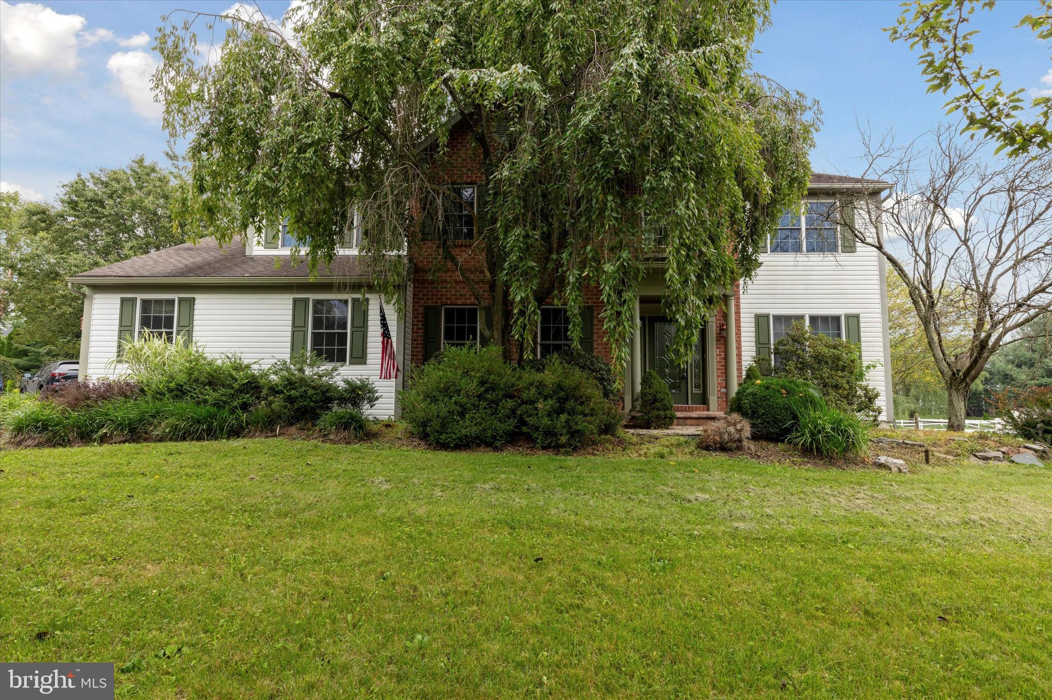 WOODS EDGE - Residential